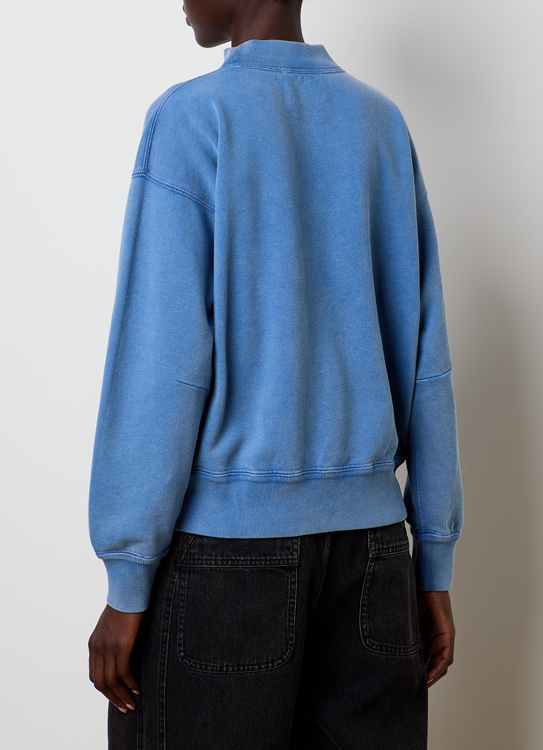 Isabel Marant Moby sweater met opstaande kraag en flock logoprint - achterkant blauw
