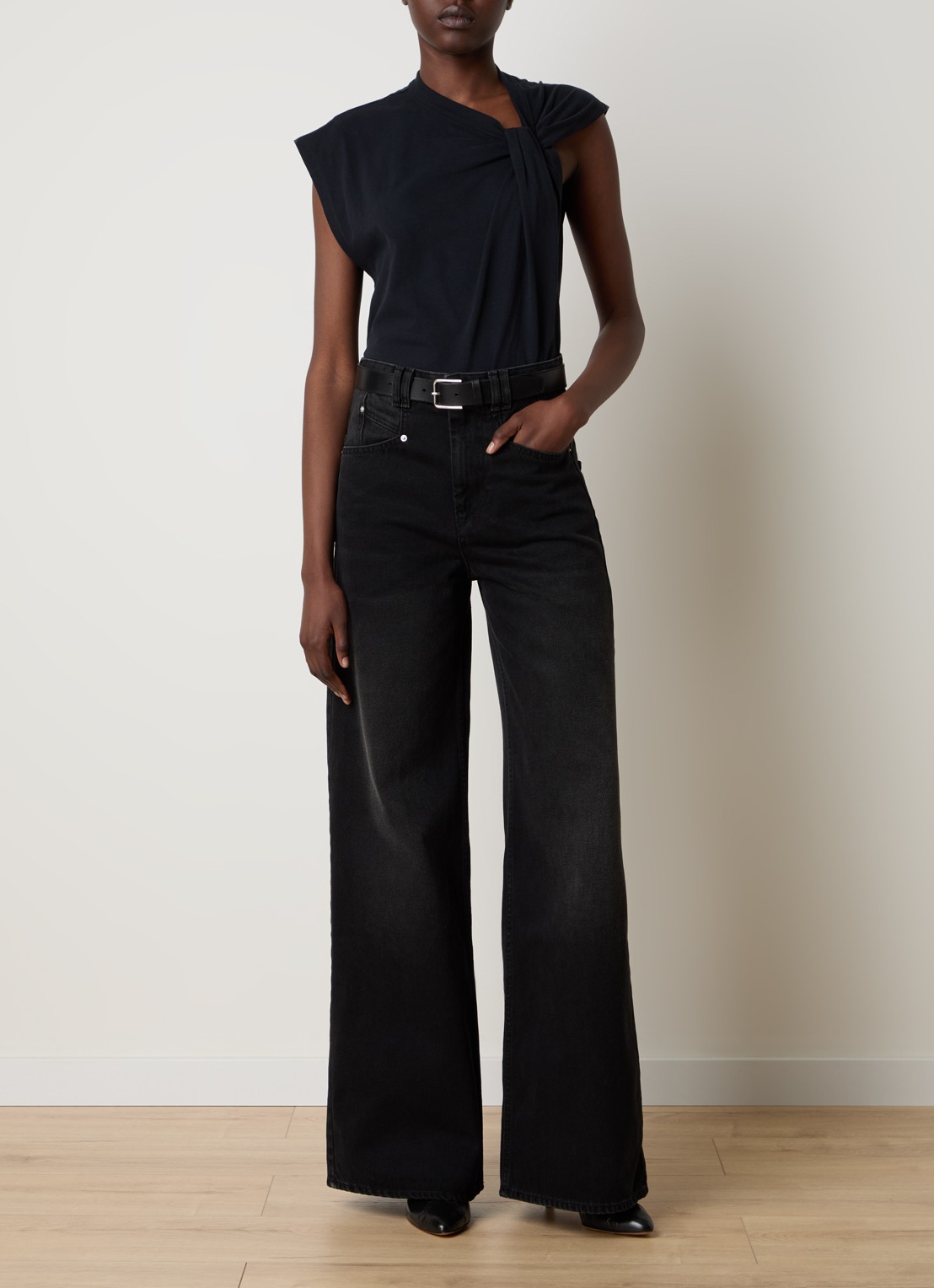 Isabel Marant Nayda T-shirt met asymmetrische hals  - voorkant 3 zwart