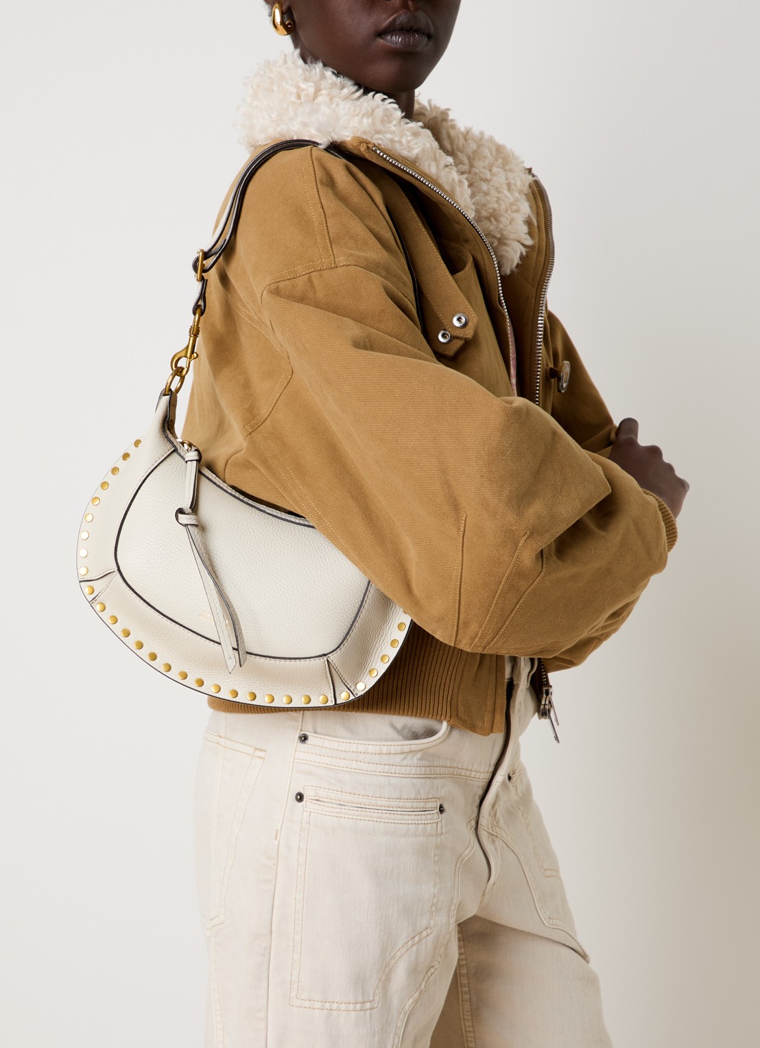 Isabel Marant Oskan Moon schoudertas van leer met studs - voorkant 7 gebroken wit
