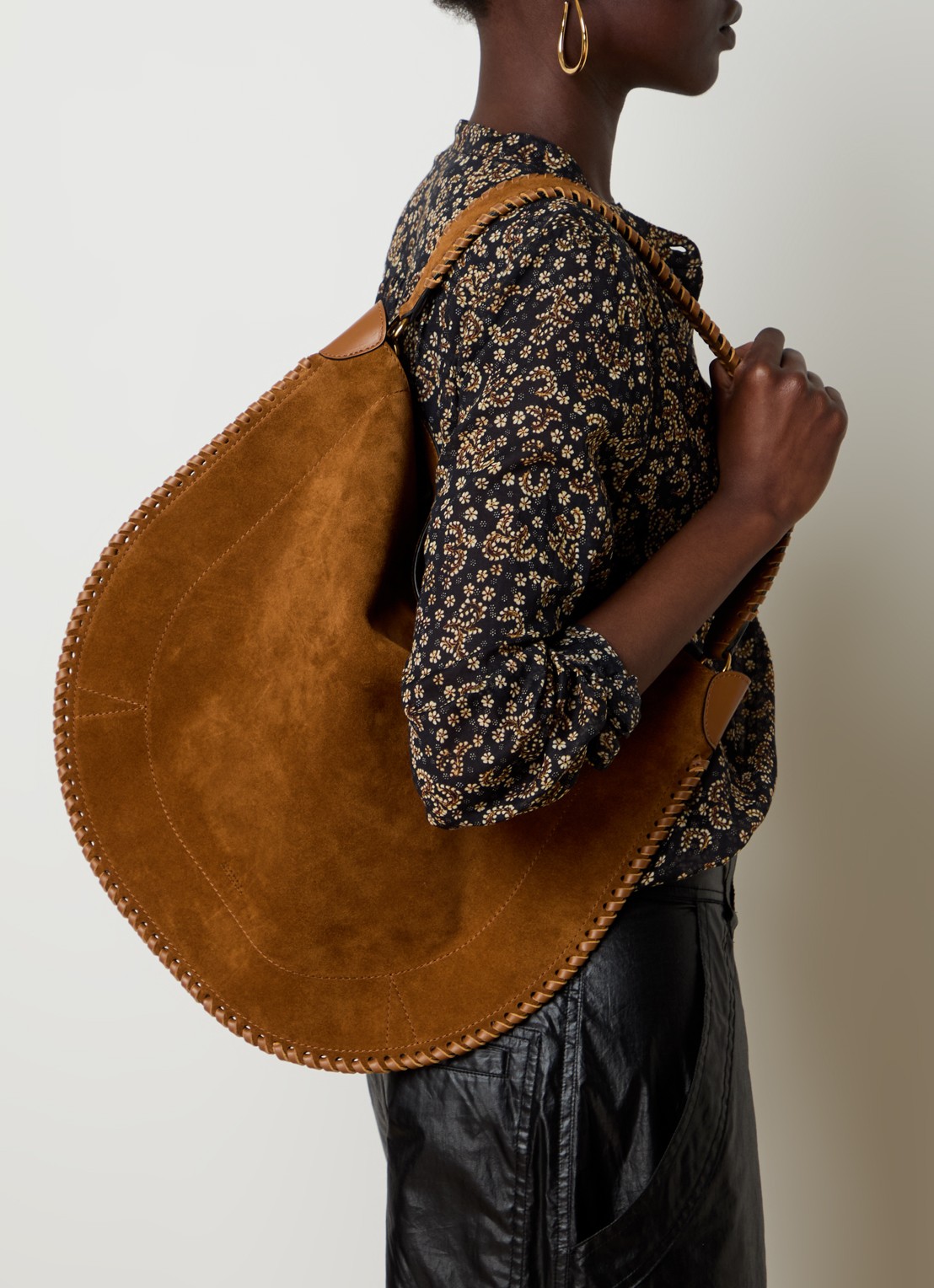 Isabel Marant Oskan schoudertas van kalfssuède met uitneembaar etui - voorkant 6 cognac