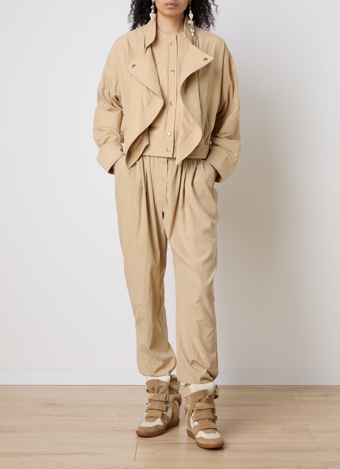 Isabel Marant Tricia jack met steekzakken - voorkant 6 zand