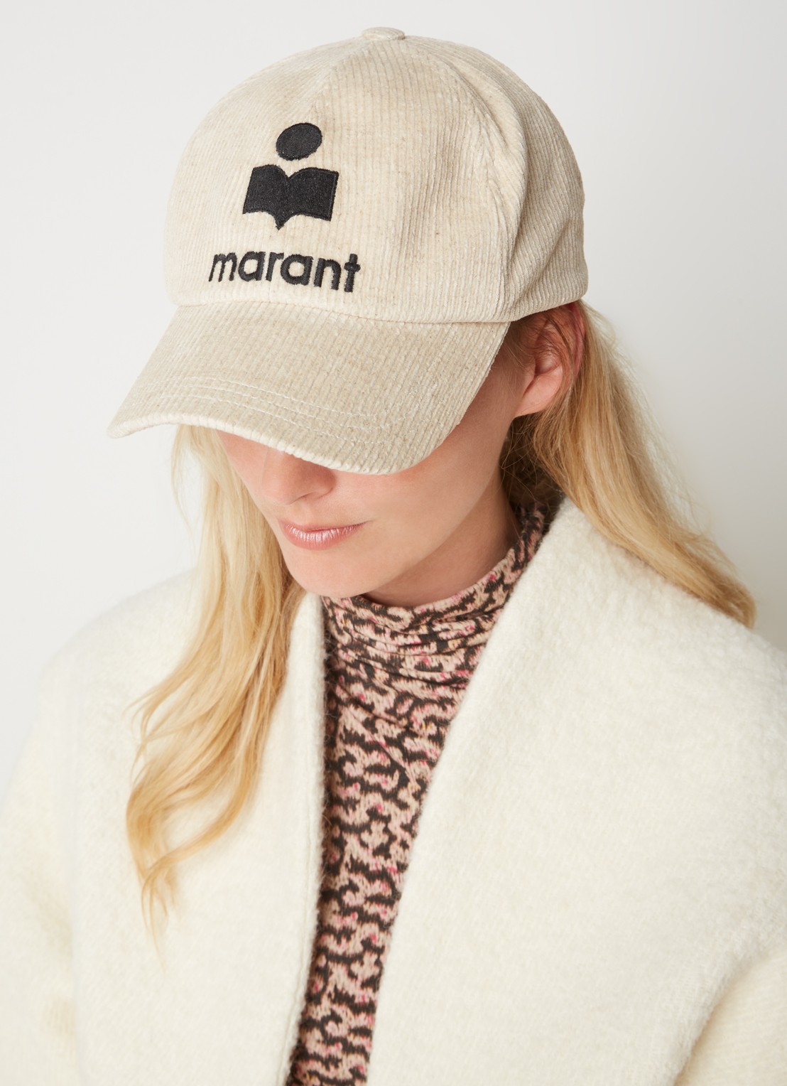 Isabel Marant Tyron pet met logoborduring  - voorkant 3 creme