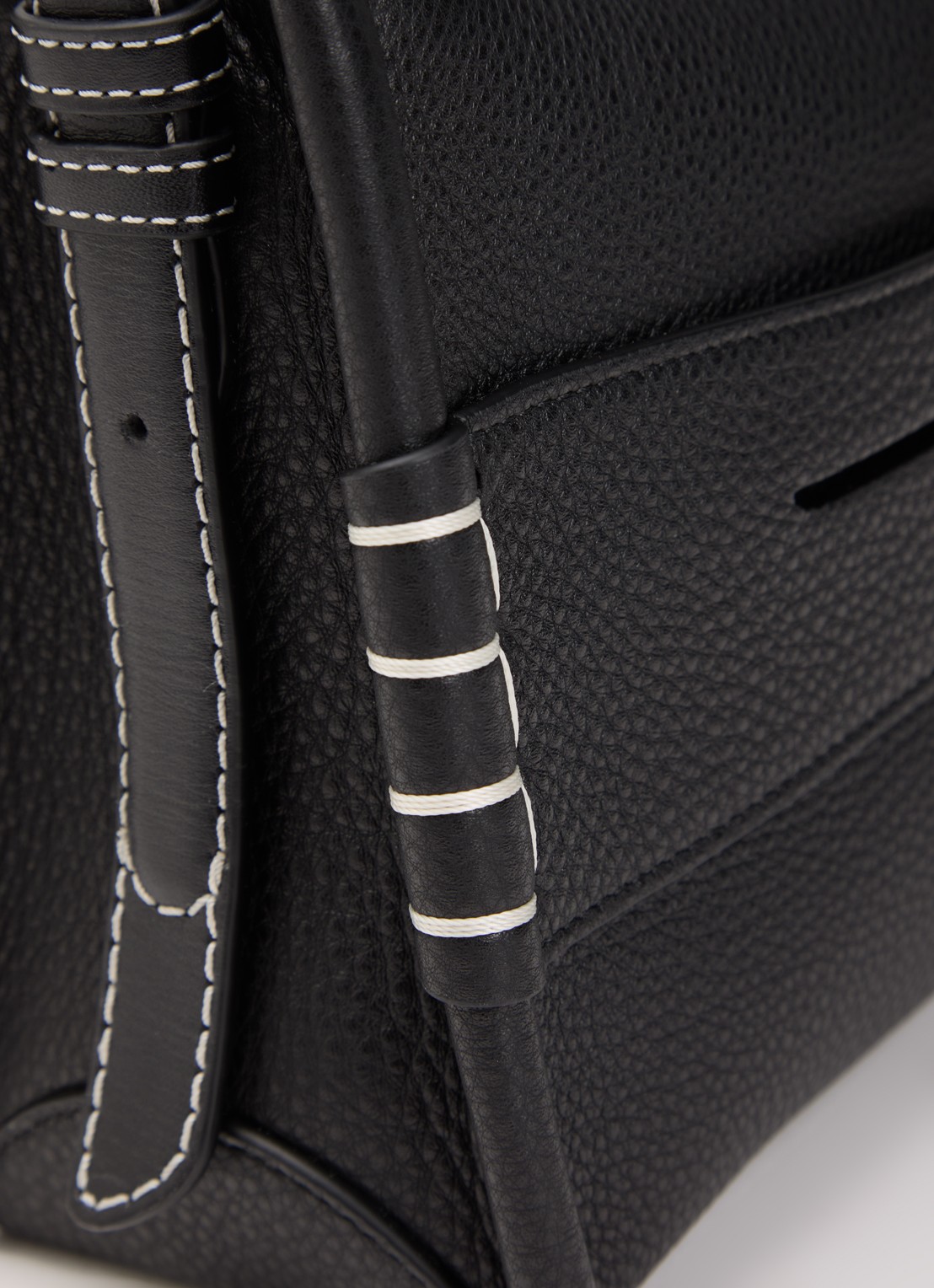 J.W. Anderson Crossbodytas van leer - detail 4 zwart