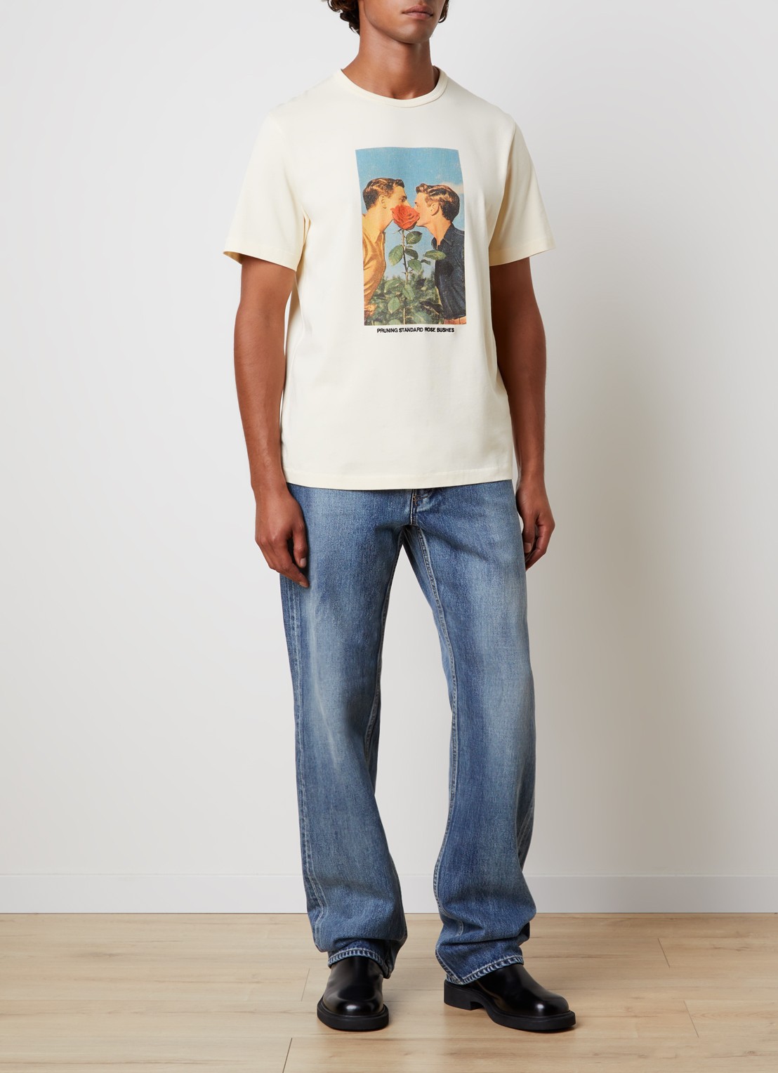 J.W. Anderson Kissing by the Rose Bush T-shirt met print - voorkant 5 gebroken wit