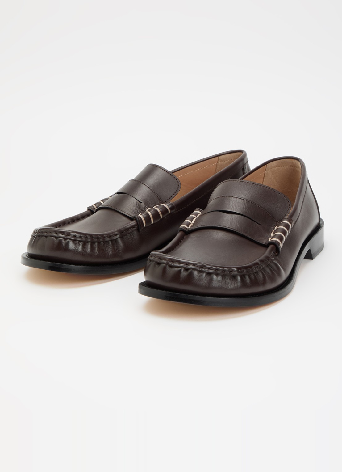 J.W. Anderson Loafer van kalfsleer - detail chocoladebruin