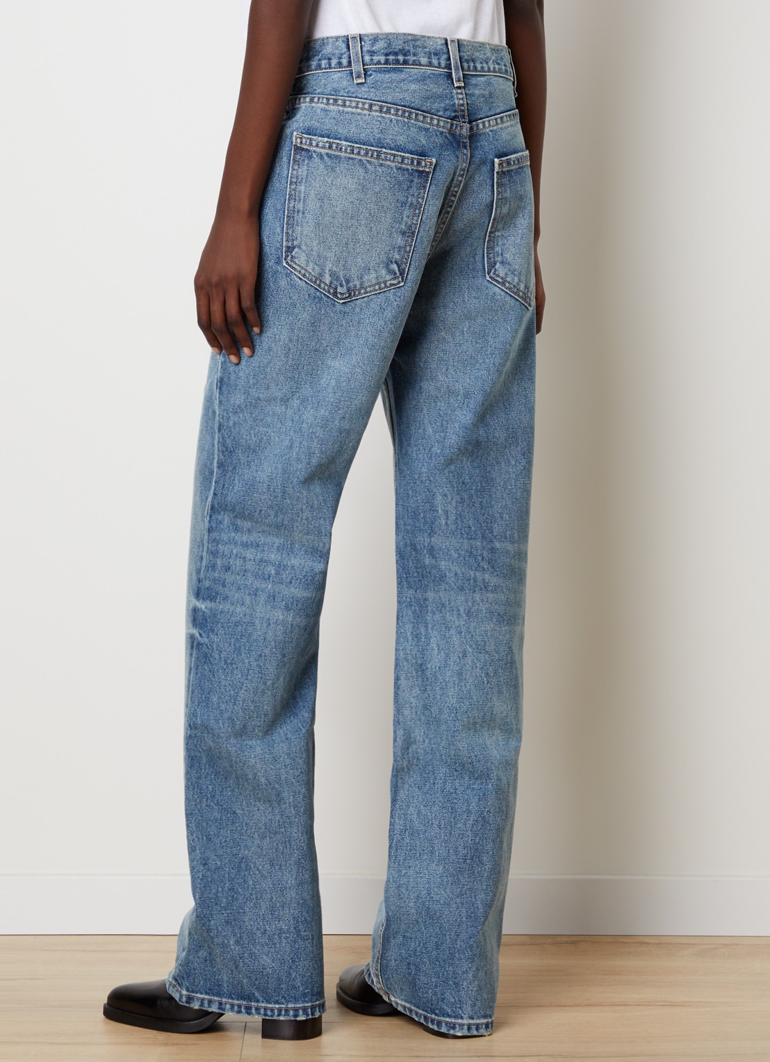 J.W. Anderson Mitchell high waist straight leg jeans met lichte wassing - achterkant 4 indigo