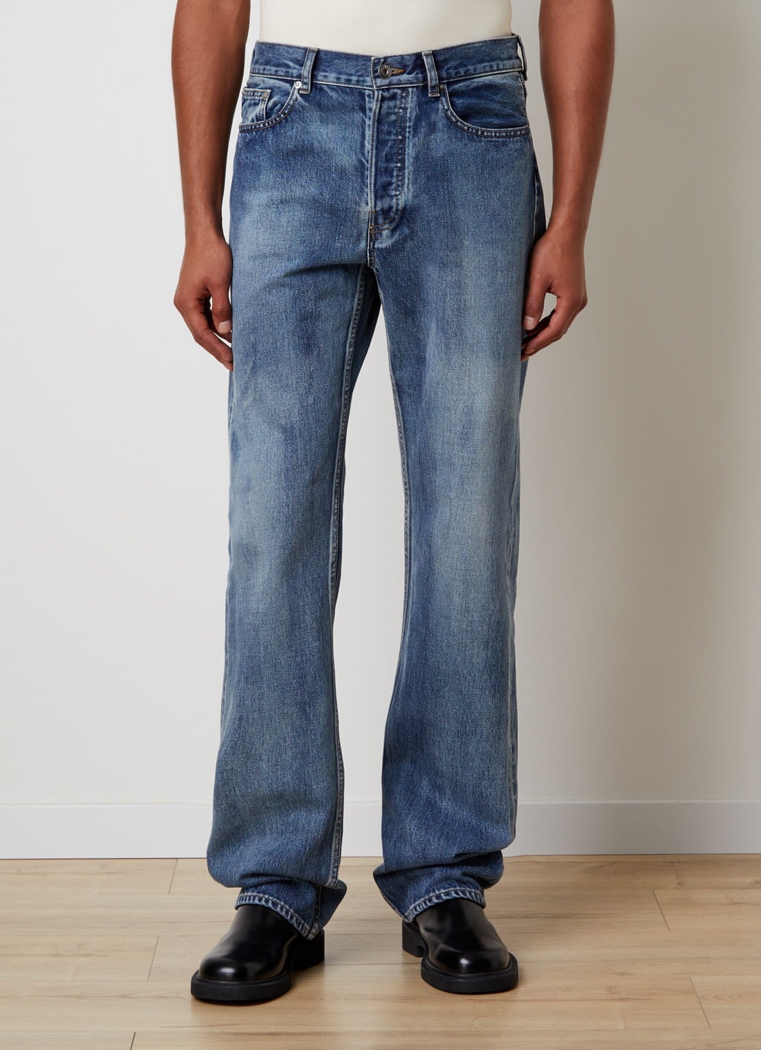 J.W. Anderson Straight leg jeans met medium wassing - detail 4 indigo