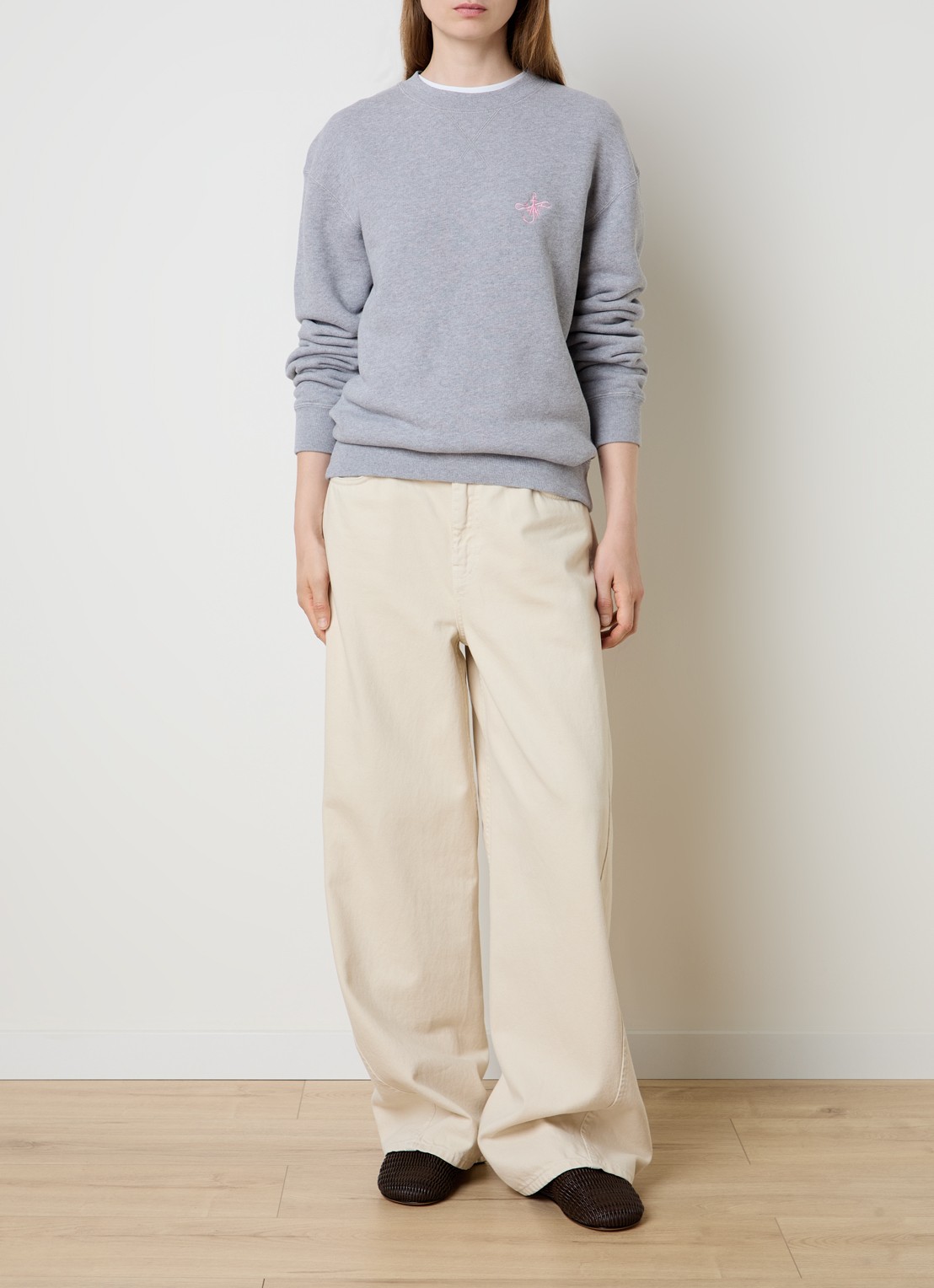 J.W. Anderson Sweater met logoborduring - voorkant 2 grijsmele