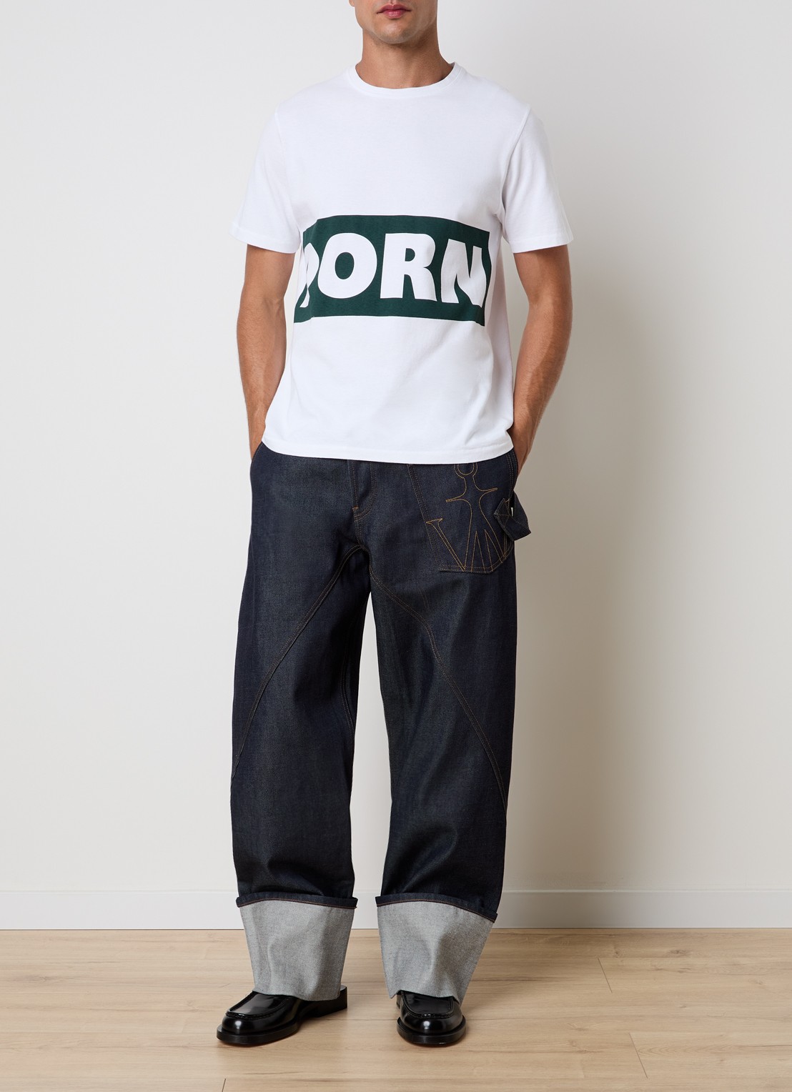 J.W. Anderson T-shirt met print - voorkant 4 gebroken wit