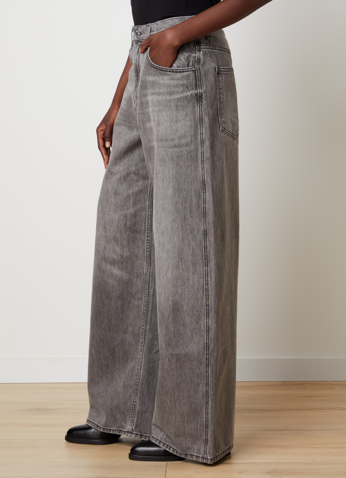 J.W. Anderson Terese high waist wide leg jeans met gekleurde wassing - detail 2 lichtgrijs