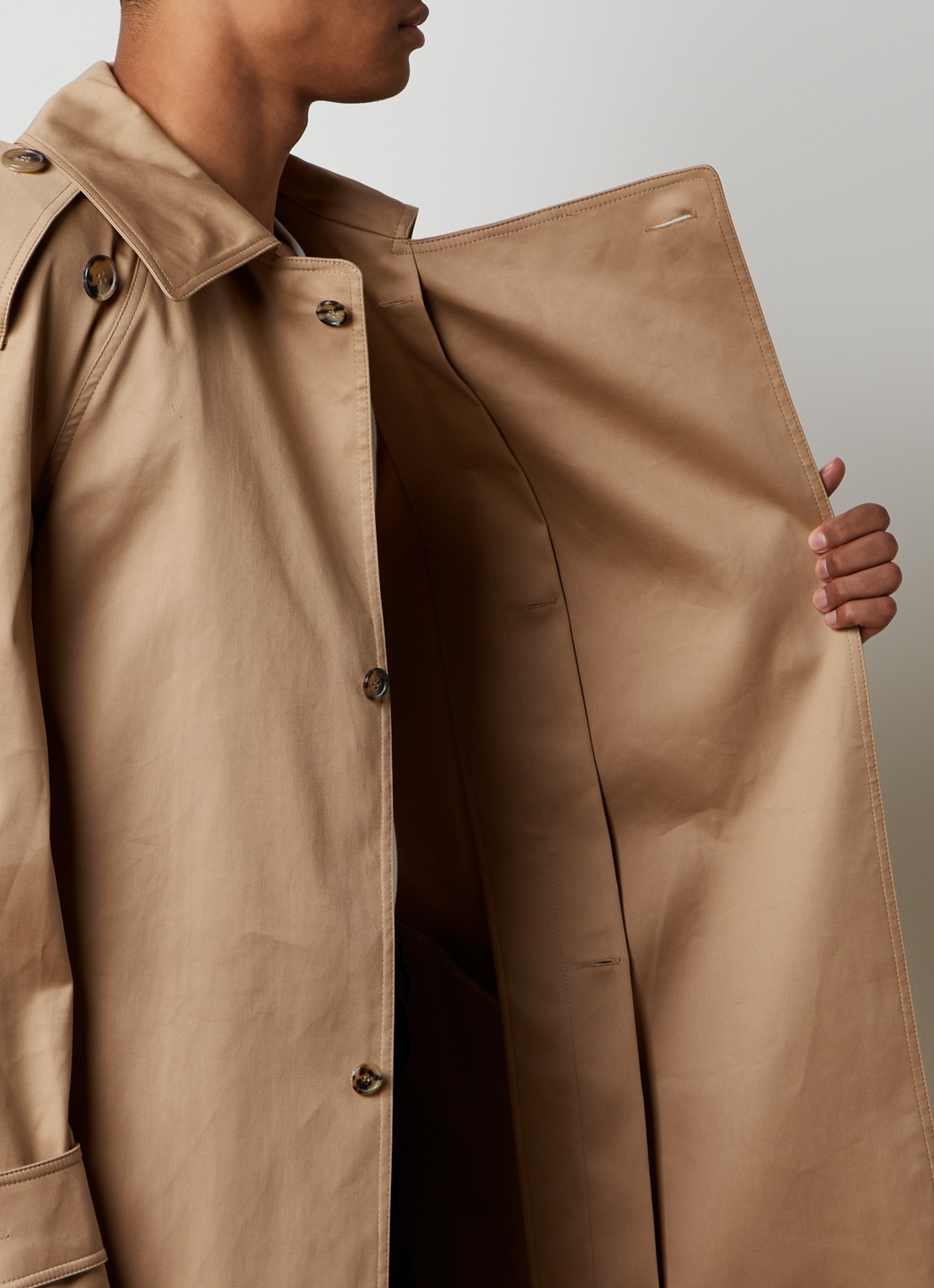 J.W. Anderson Trenhcoat met steekzakken en ceintuur - detail 2 beige