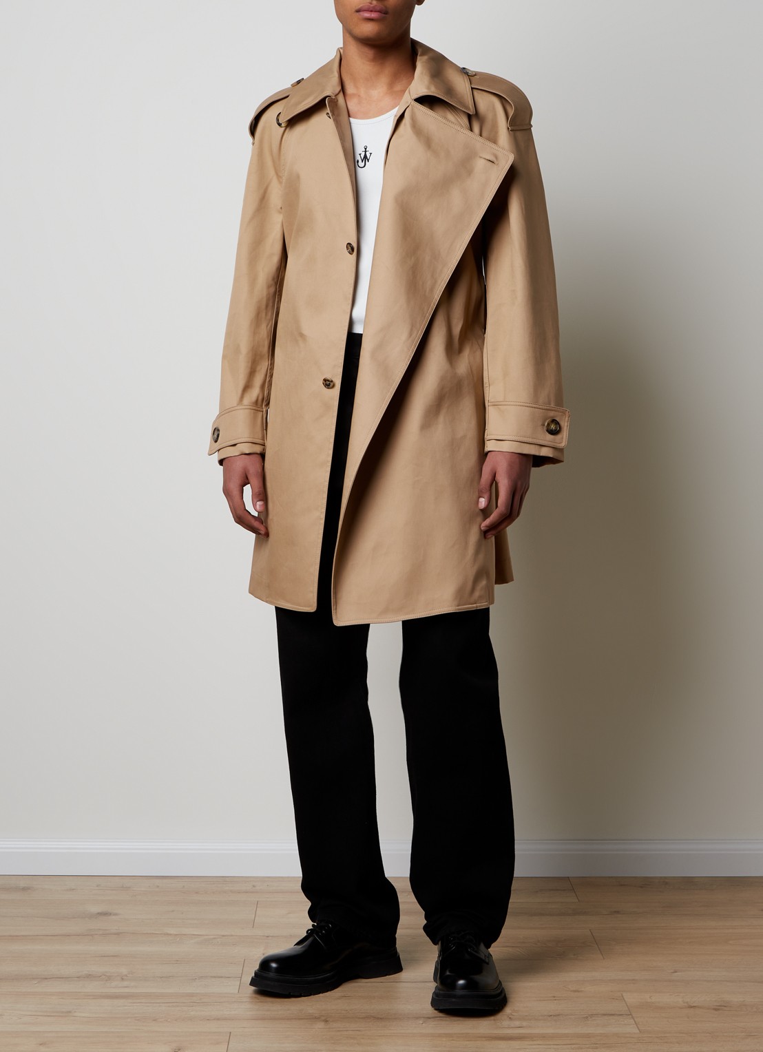 J.W. Anderson Trenhcoat met steekzakken en ceintuur - voorkant 6 beige