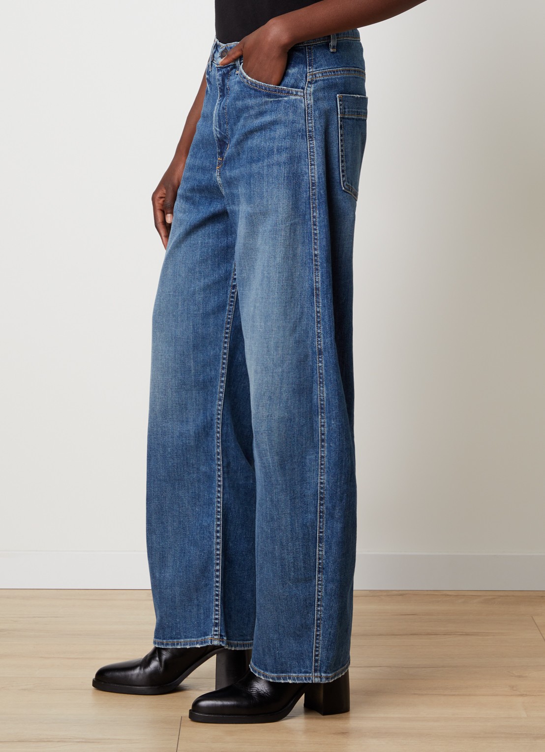 J.W. Anderson Tribeca high waist wide leg jeans met medium wassing - detail 3 jeans
