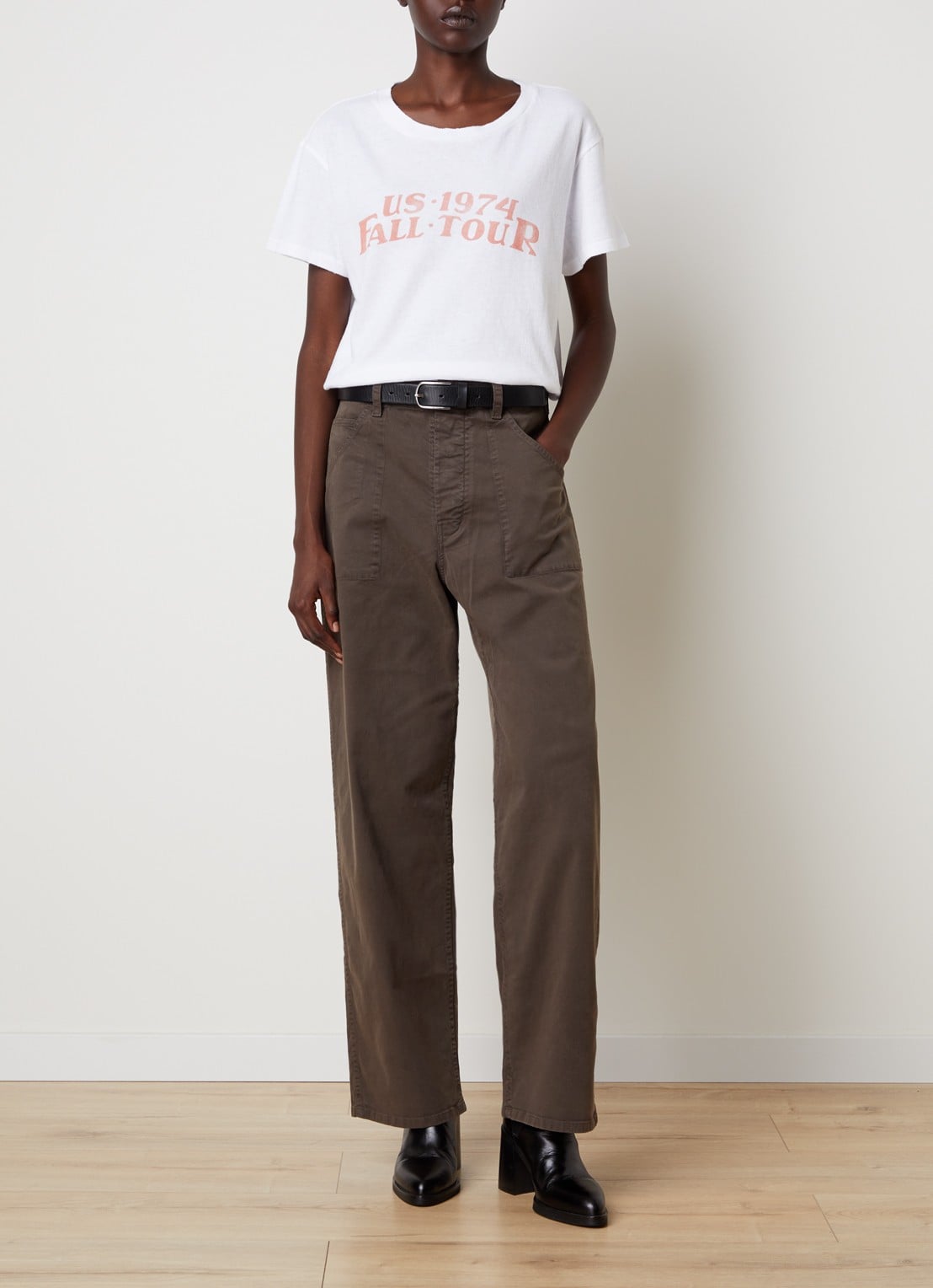 J.W. Anderson Whitney high waist straight fit broek met steekzakken - voorkant 2 lichtbruin