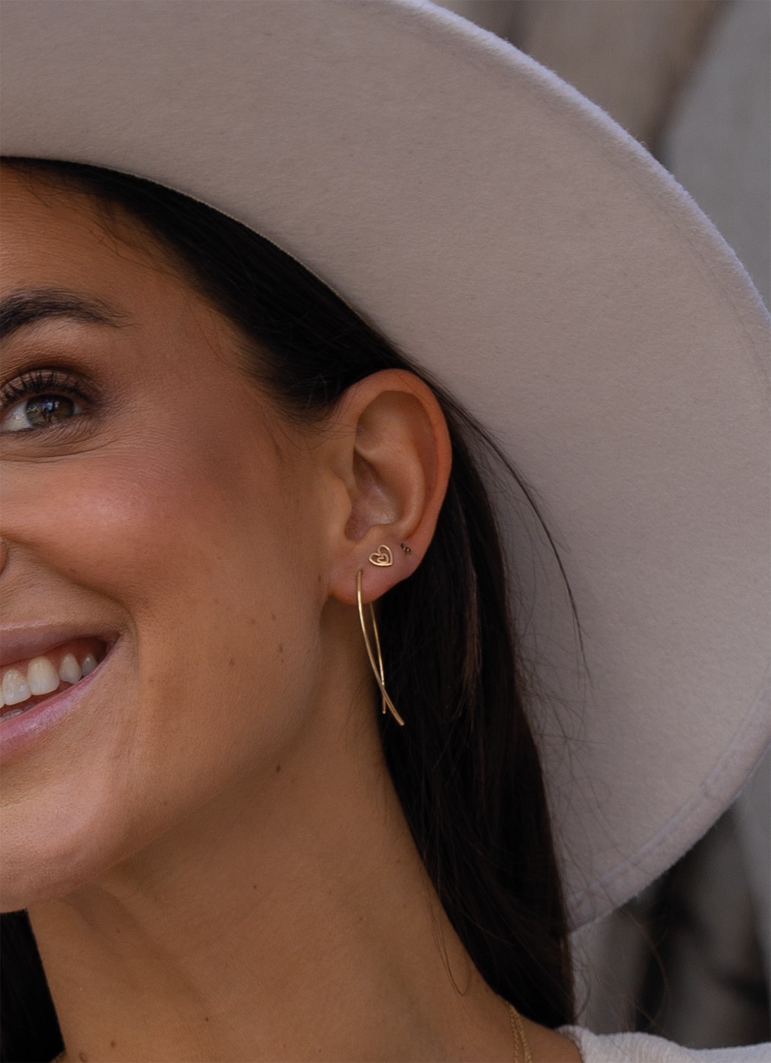 Jackie 14K Gold I Heart London oorknopjes van 14 karaat geelgoud - voorkant 2 goud