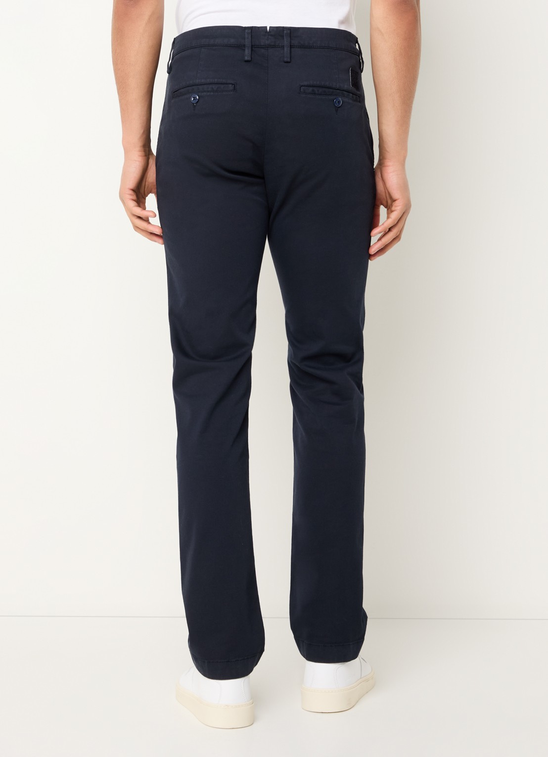 Jacob Cohën Bobby slim fit chino met steekzakken - achterkant donkerblauw