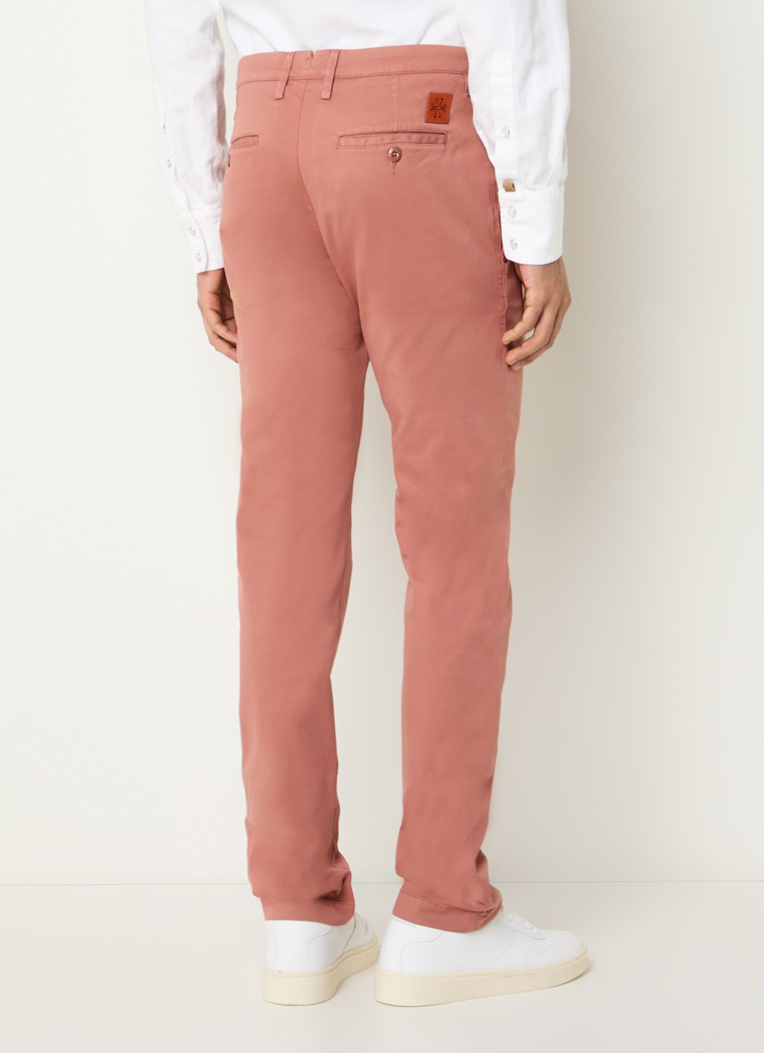 Jacob Cohën Bobby slim fit chino met steekzakken - achterkant 3 zalmroze