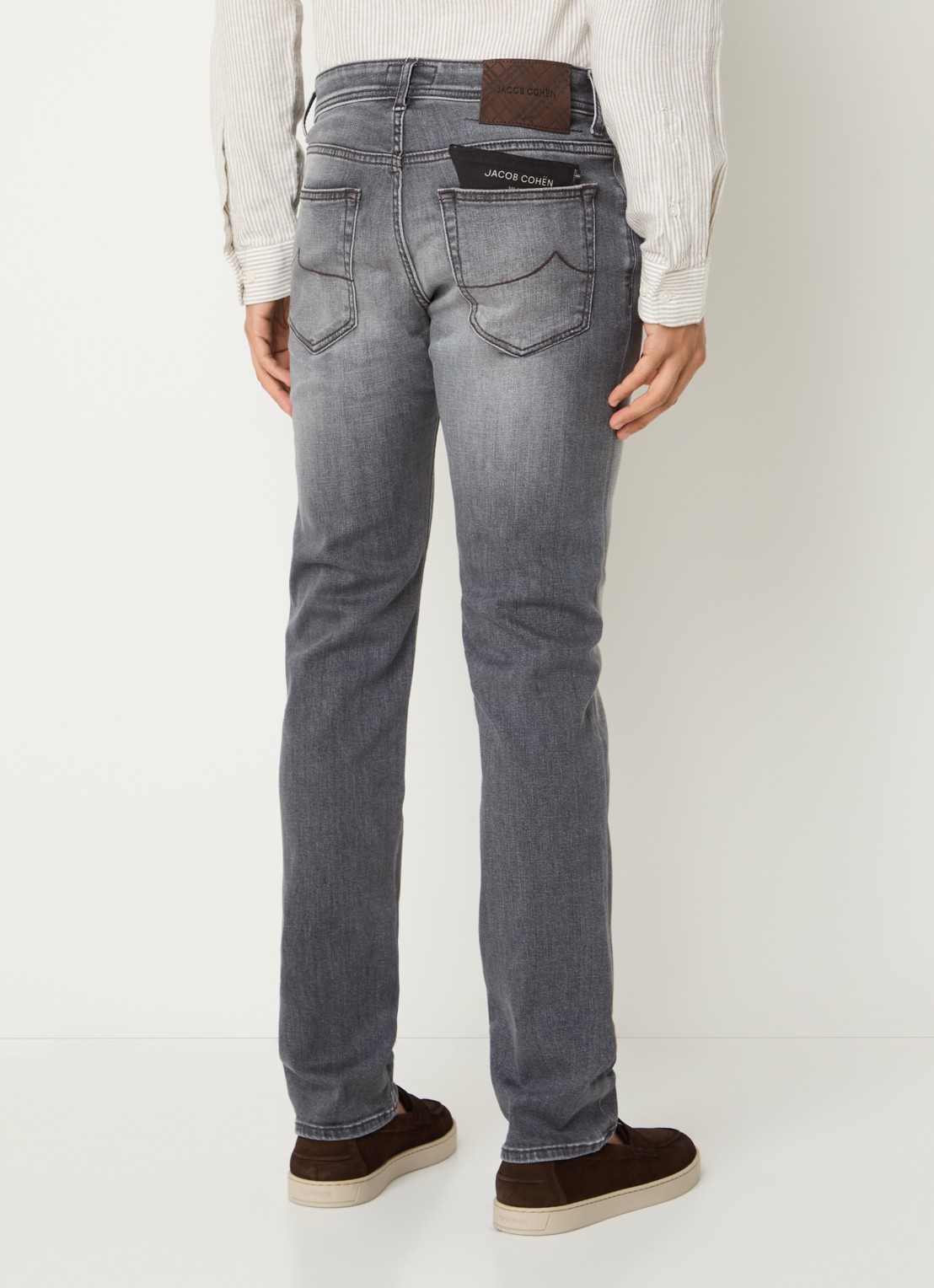 Jacob Cohën Nick 600D slim fit jeans met gekleurde wassing - achterkant grijs