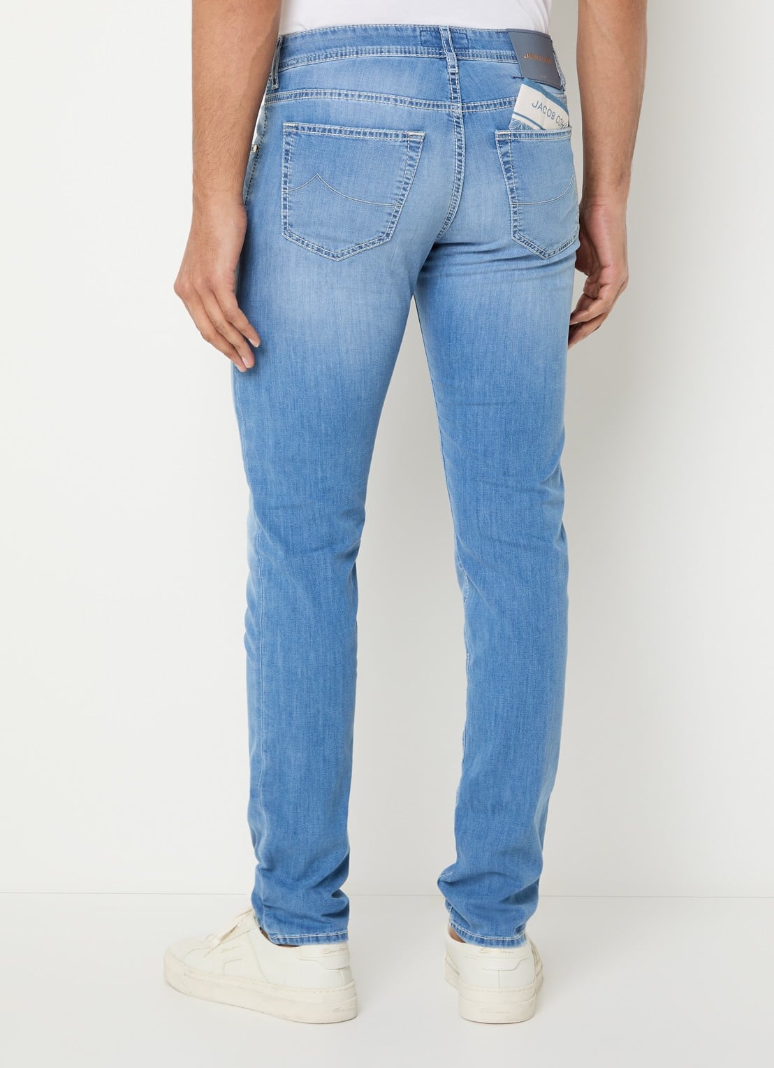 Jacob Cohën Nick slim fit jeans met lichte wassing - achterkant indigo