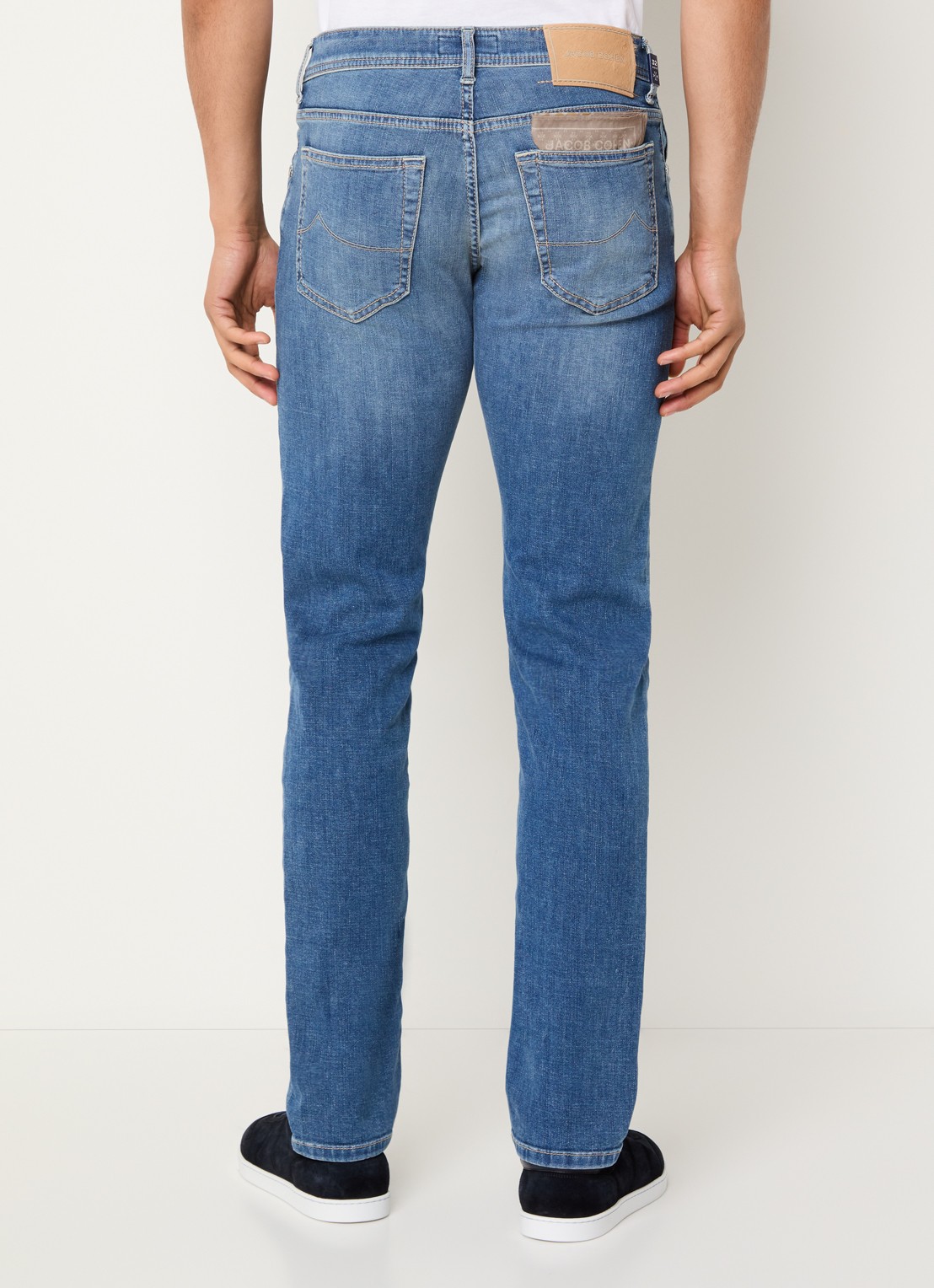 Jacob Cohën Nick slim fit jeans met medium wassing - achterkant indigo