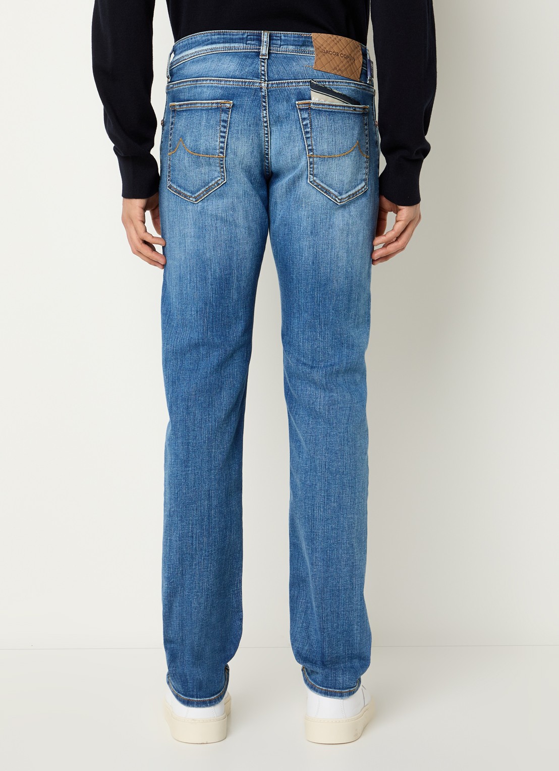 Jacob Cohën Nick slim fit jeans met medium wassing - achterkant 5 indigo