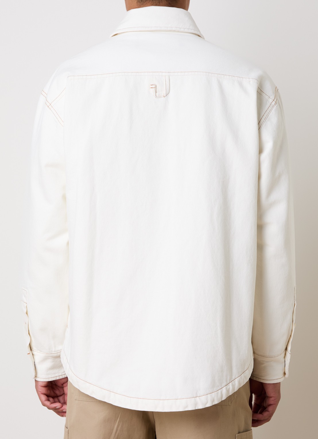 Jacquemus Boulanger gewatteerd overshirt van denim met steekzakken - achterkant gebroken wit