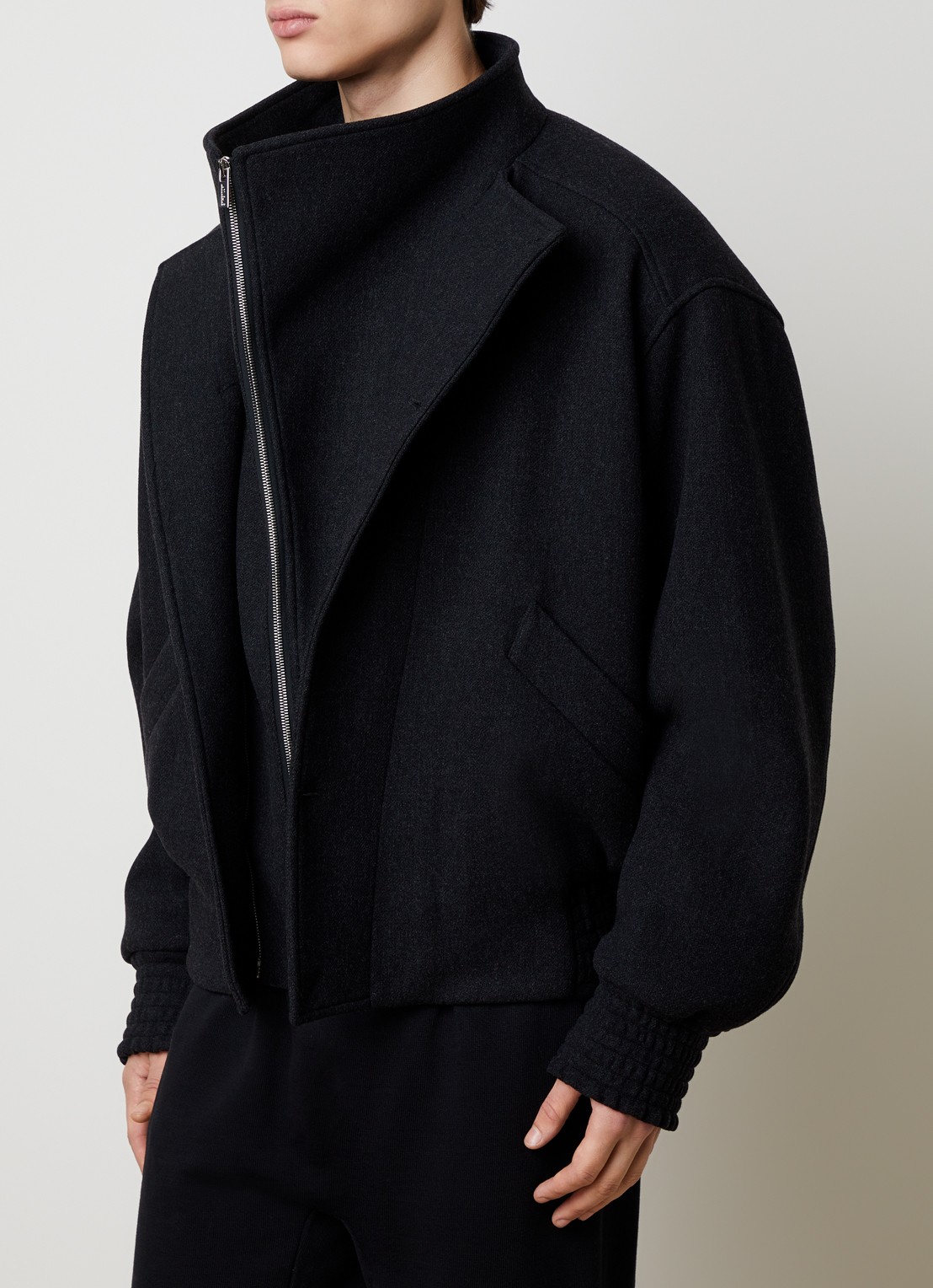 Jacquemus Carrera gewatteerd jack in scheerwolblend met opstaande kraag - detail 4 donkergrijs