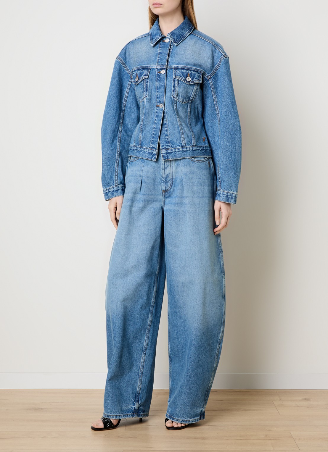 Jacquemus De-Nîmes spijkerjas met klepzakken - voorkant 3 blauw