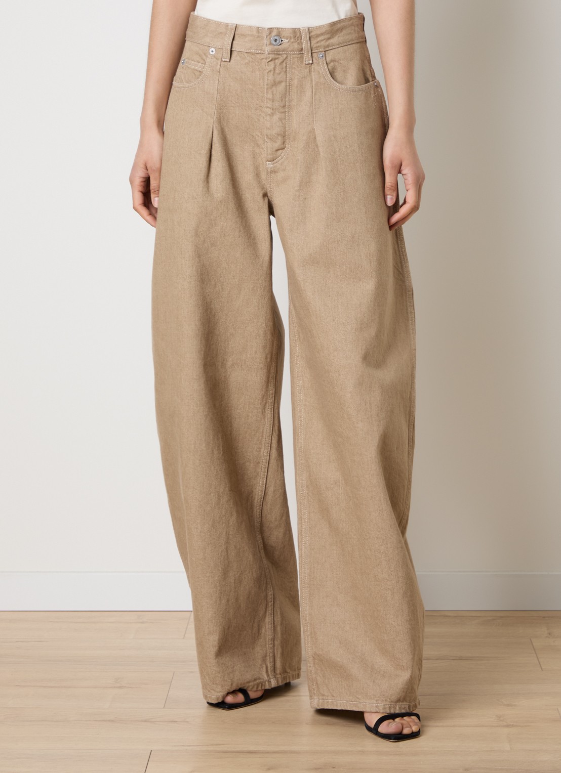 Jacquemus High waist wide leg jeans met gekleurde wassing - detail 2 beige