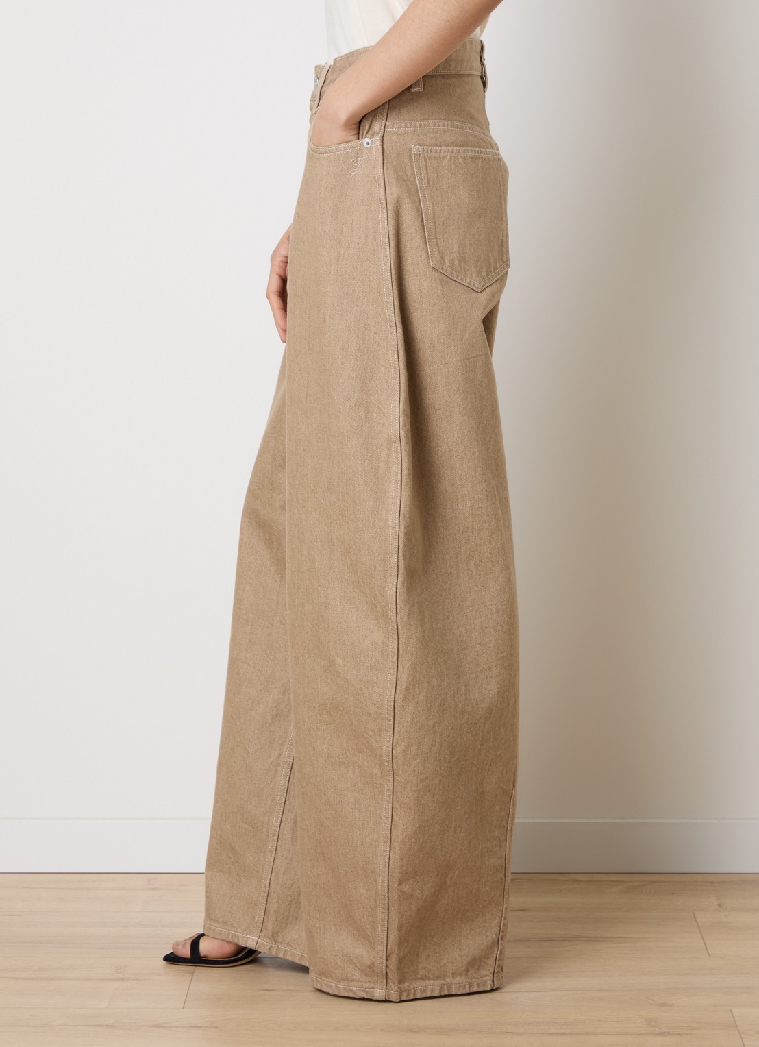 Jacquemus High waist wide leg jeans met gekleurde wassing - detail 3 beige