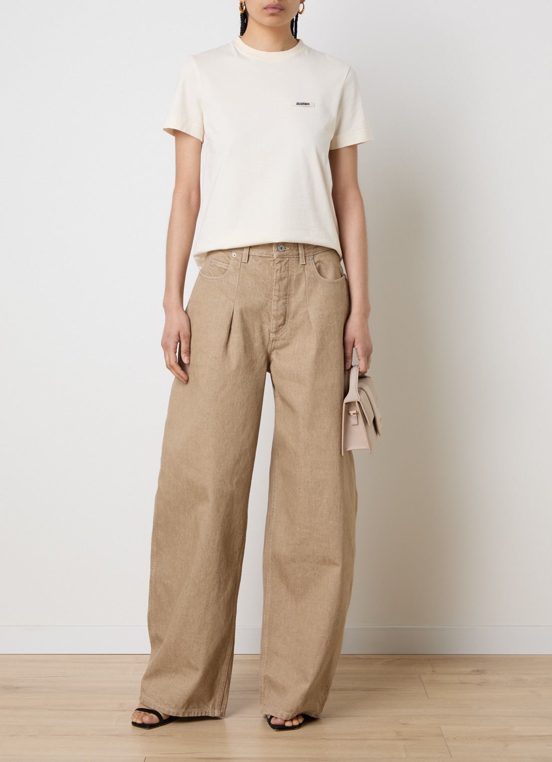 Jacquemus High waist wide leg jeans met gekleurde wassing - voorkant 6 beige