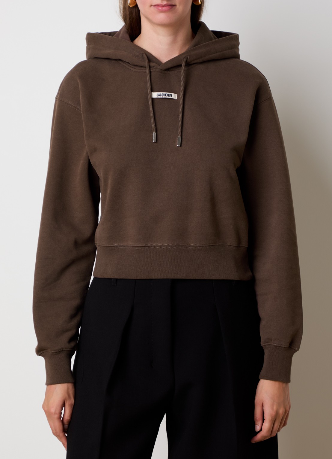 Jacquemus Hoodie met logo - detail 2 donkerbruin