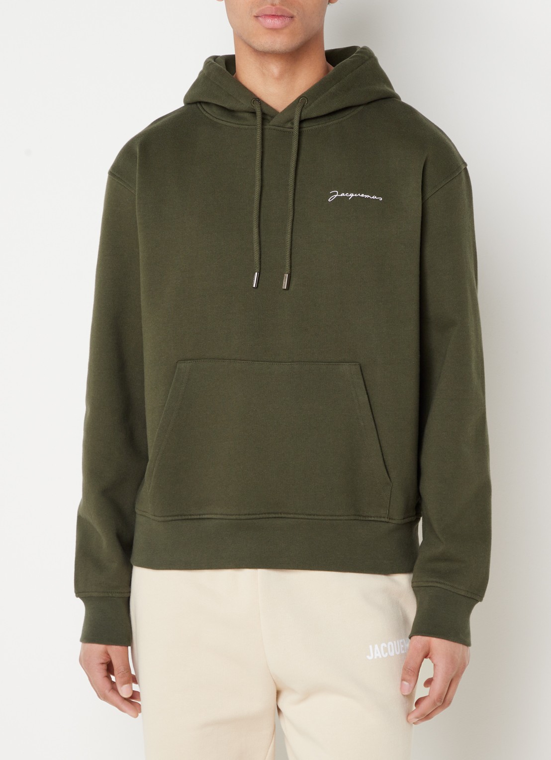 Jacquemus Hoodie van  katoen met logoborduring - detail legergroen