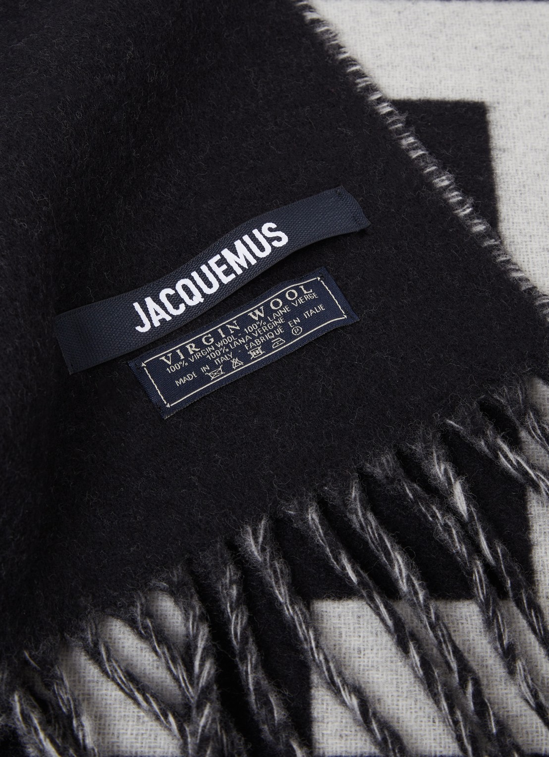 Jacquemus L'Echarpe sjaal van scheerwol met logoprint 180 x 35 cm - detail 3 zwart