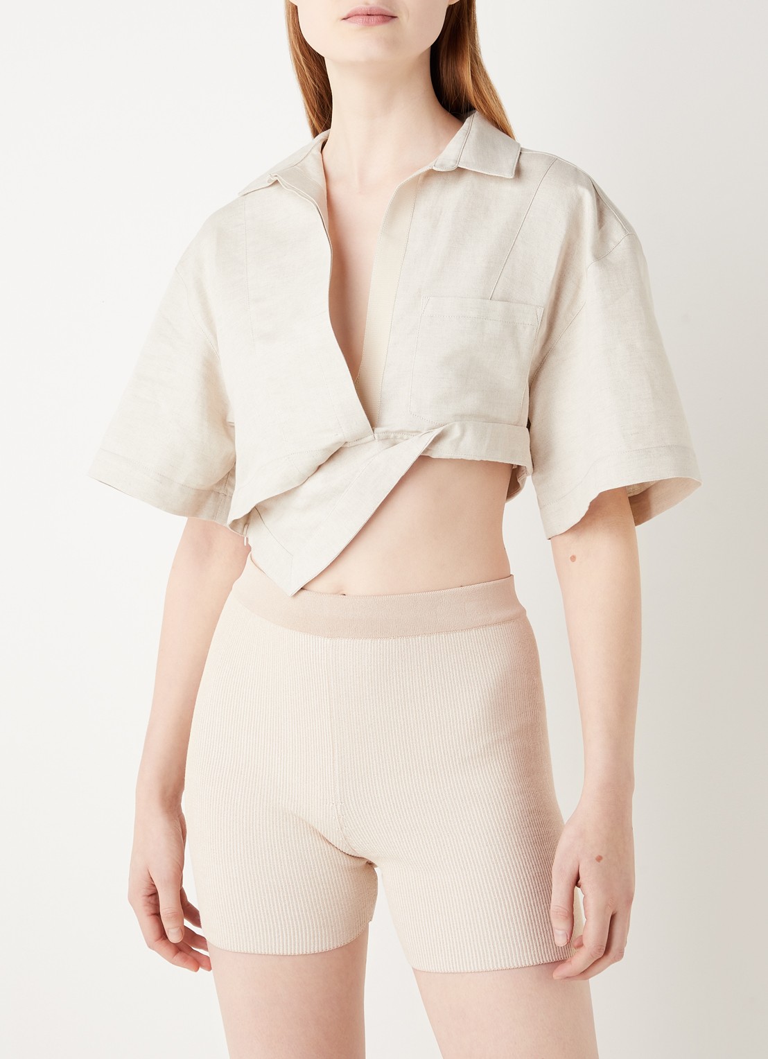 Jacquemus La Chemise Capri crop top in linnenblend - detail beige