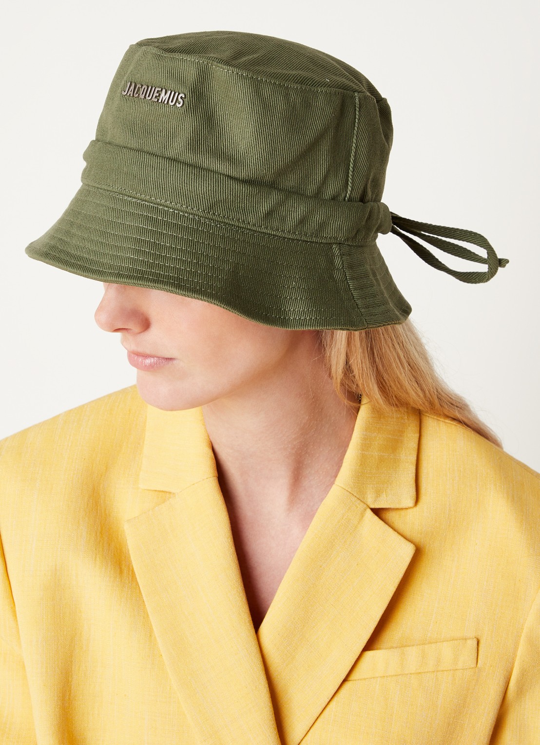 Jacquemus Le Bob Gadjo bucket hoed van canvas  - voorkant 3 bronsgroen