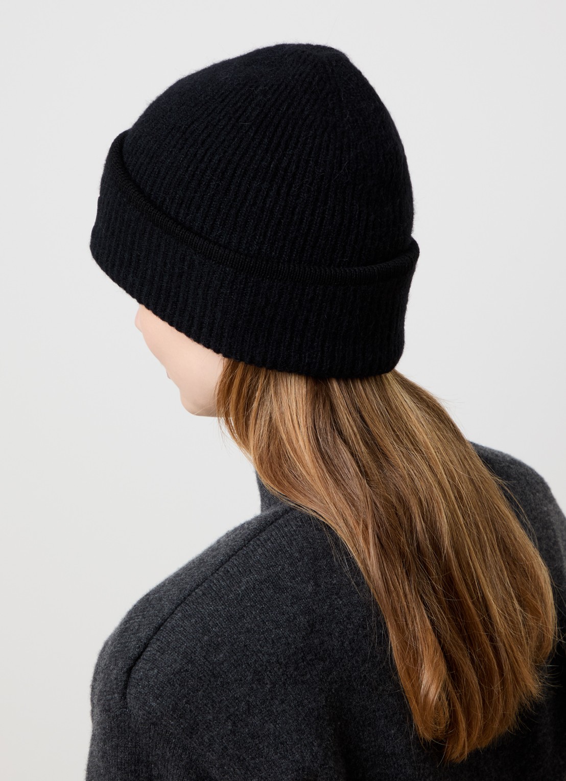 Jacquemus Le Bonnet grofgebreide muts in alpaca wolblend met logo - voorkant 2 zwart