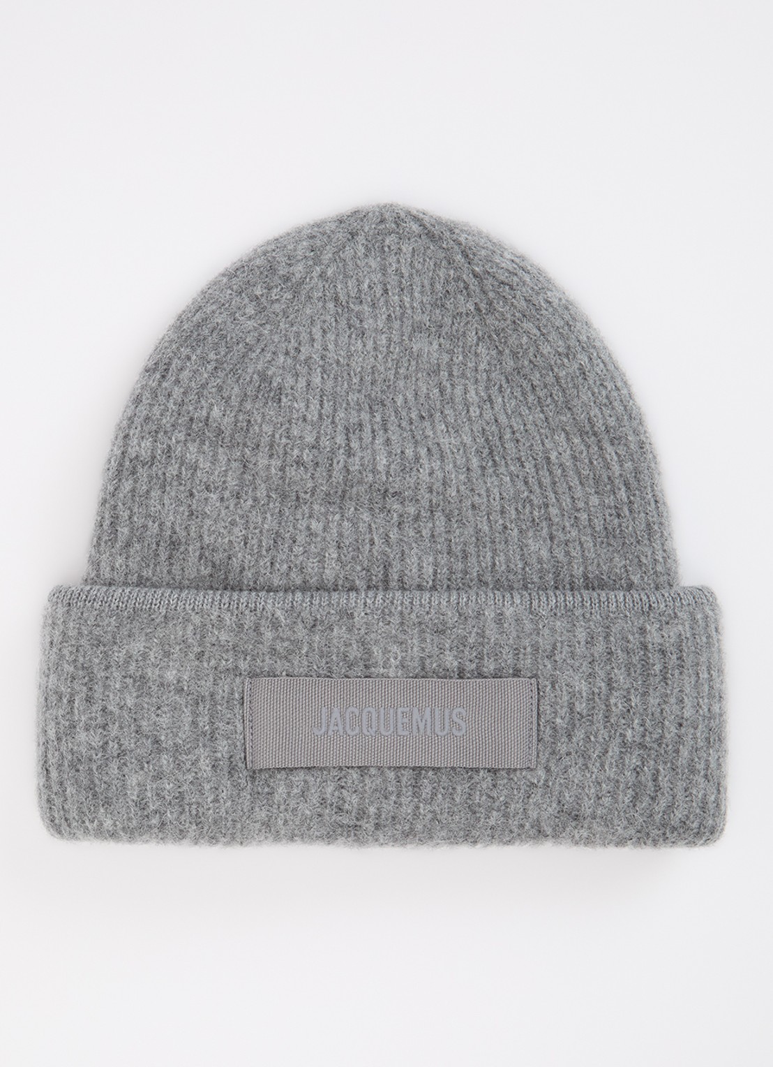 Jacquemus Le Bonnet ribgebreide muts in alpaca wolblend met logo - voorkant grijs