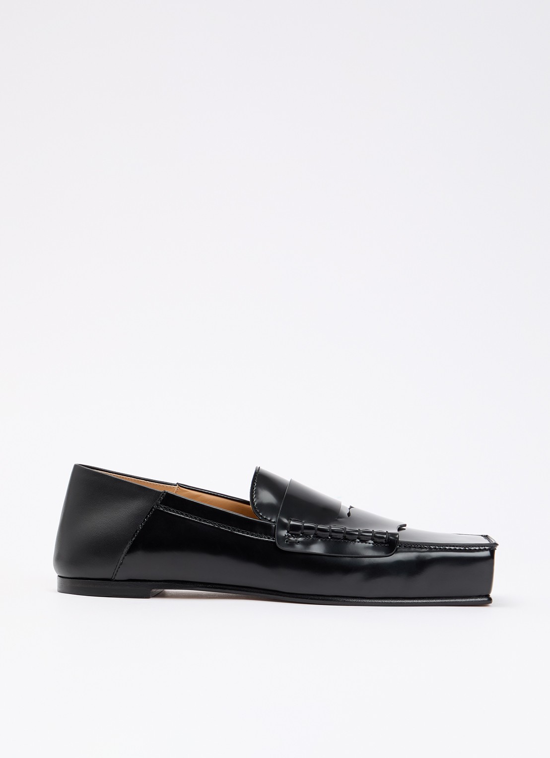 Jacquemus Le Carré loafer van lakleer met detail van leer - voorkant zwart