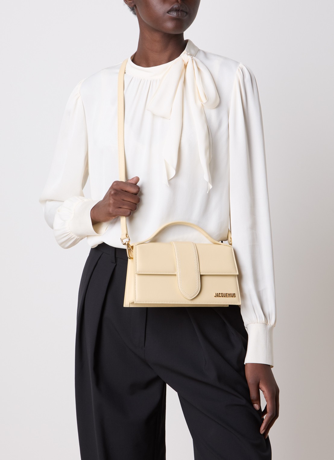 Jacquemus Le Grand Bambino handtas van leer met afneembare schouderriem - voorkant 3 ivoor