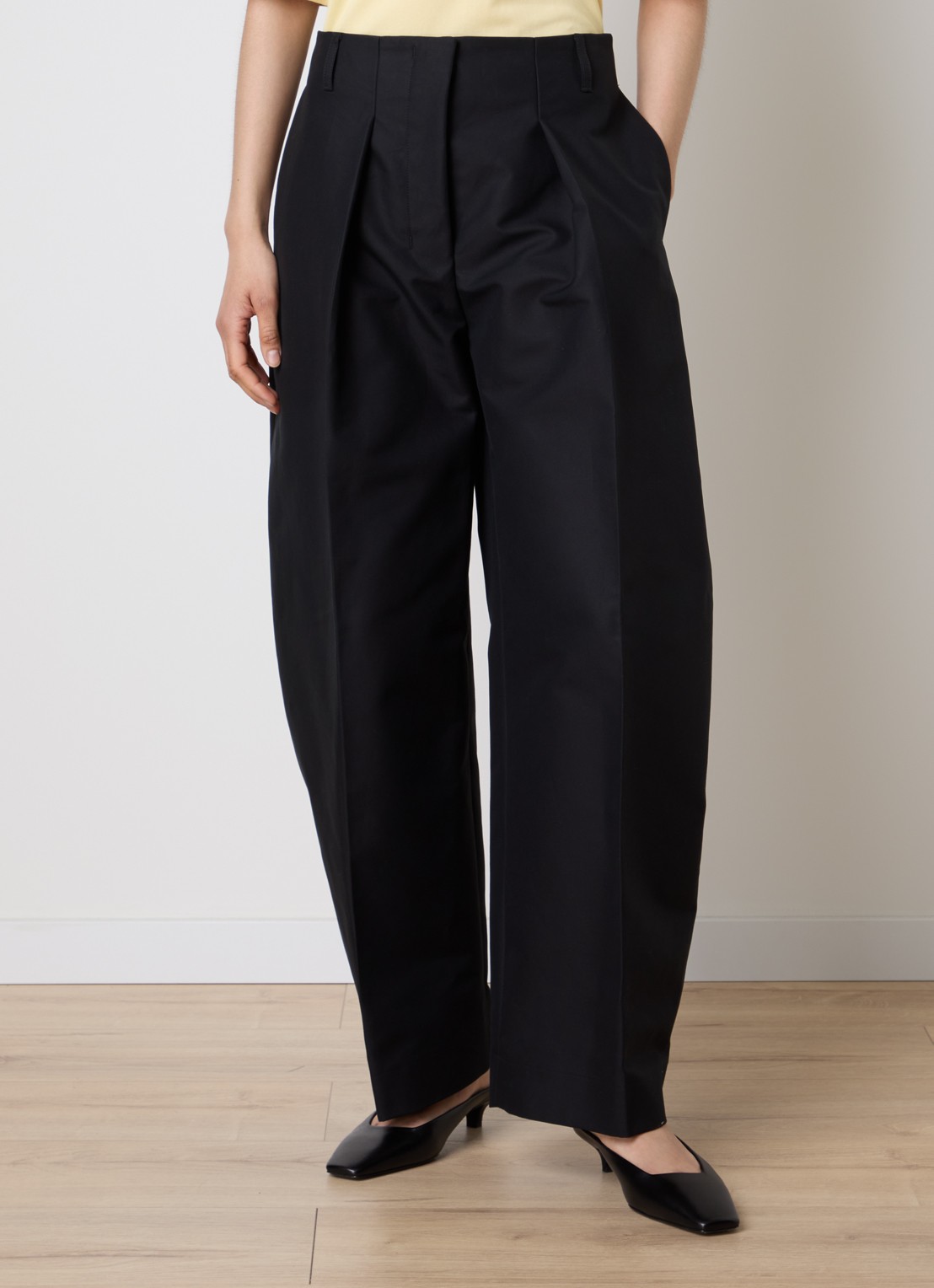 Jacquemus Le Ovalo mid waist balloon fit pantalon met steekzakken - detail zwart