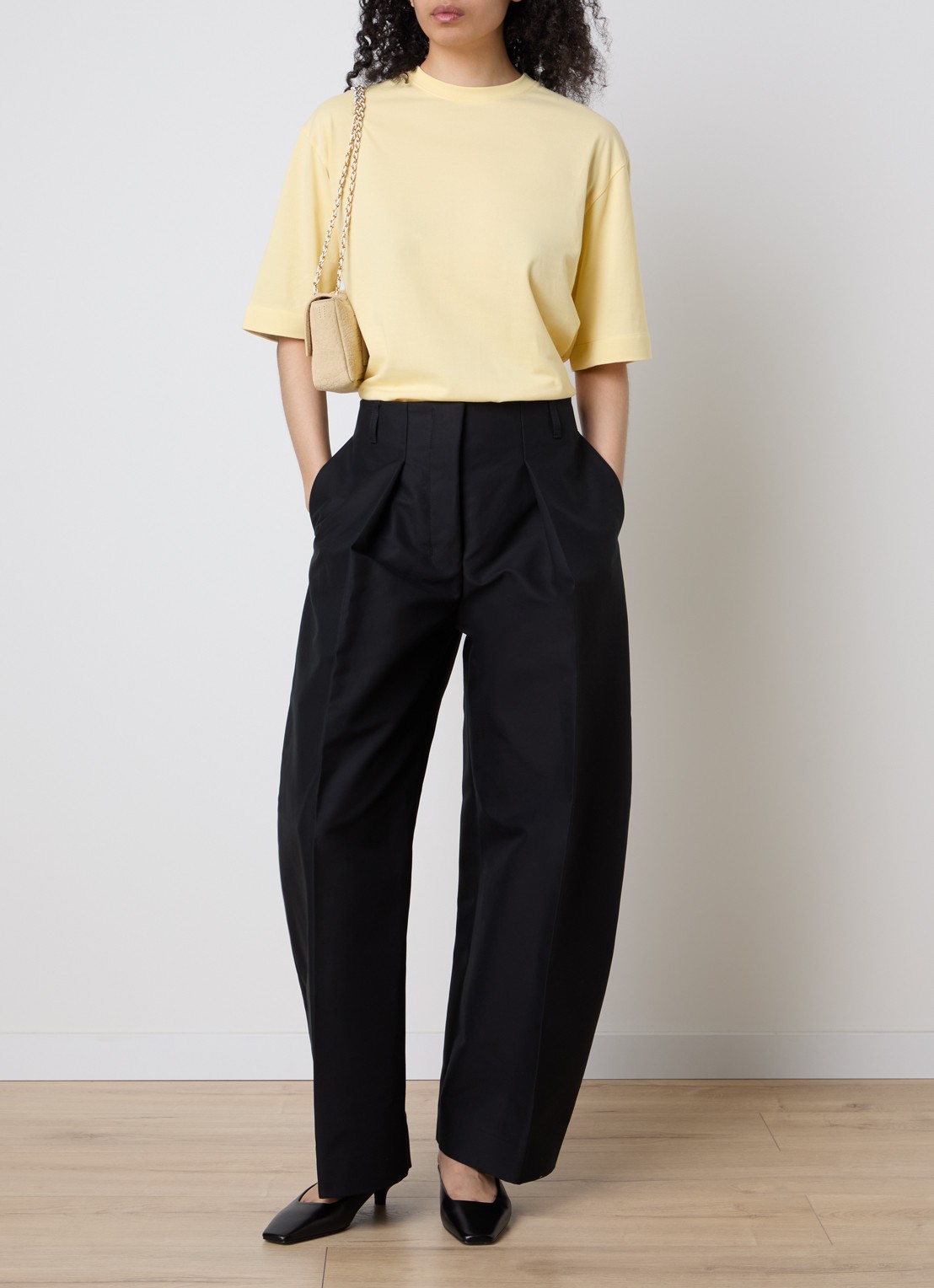Jacquemus Le Ovalo mid waist balloon fit pantalon met steekzakken - voorkant 5 zwart