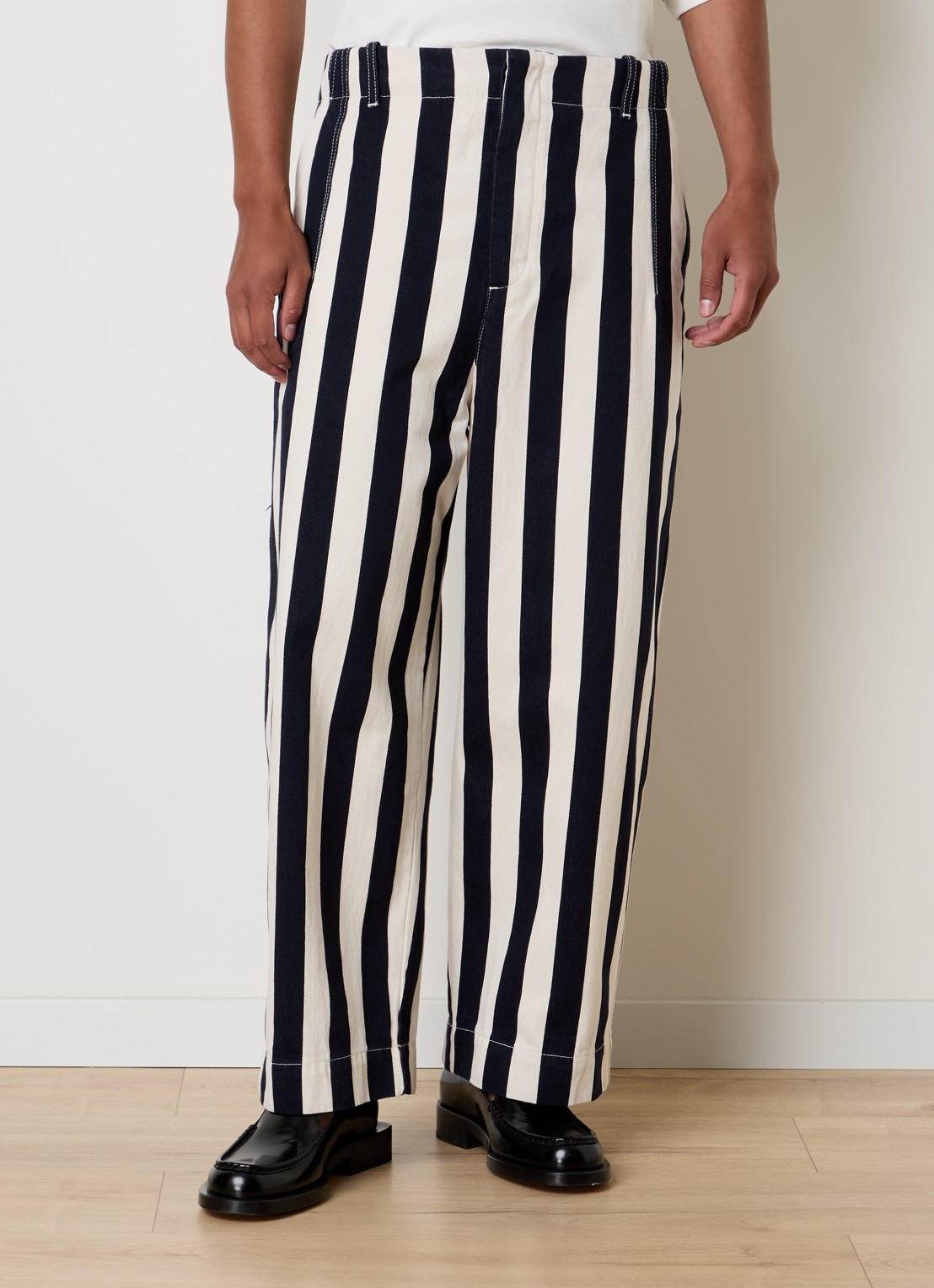 Jacquemus Le Parasol loose fit jeans met streepprint - detail donkerblauw