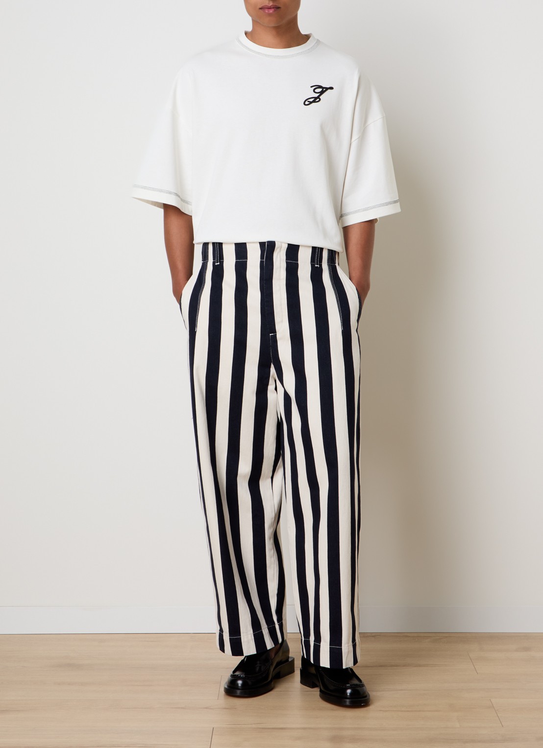 Jacquemus Le Parasol loose fit jeans met streepprint - voorkant 6 donkerblauw
