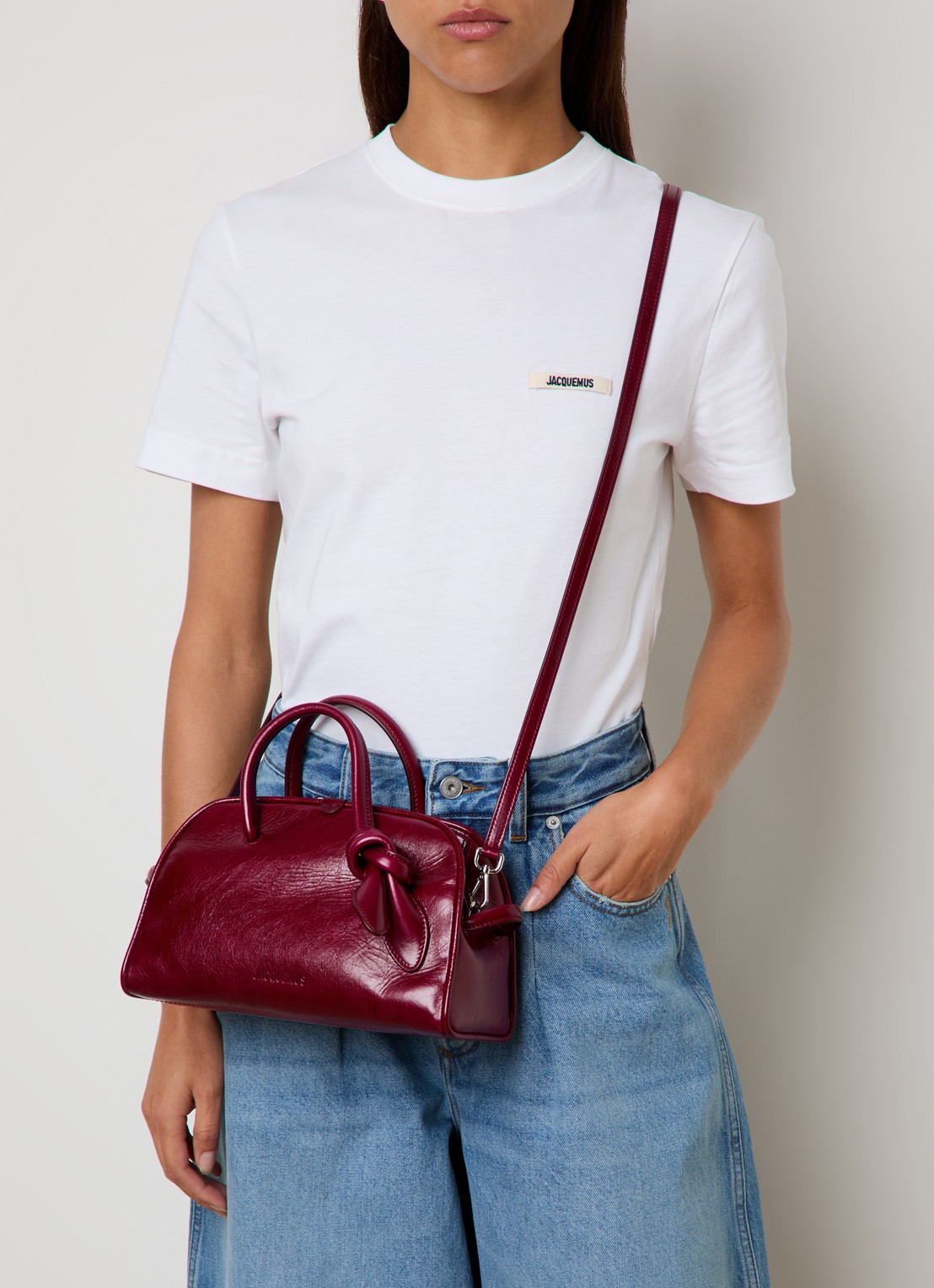 Jacquemus Le Petit Turismo handtas van leer met afneembare schouderriem - voorkant 6 bordeauxrood