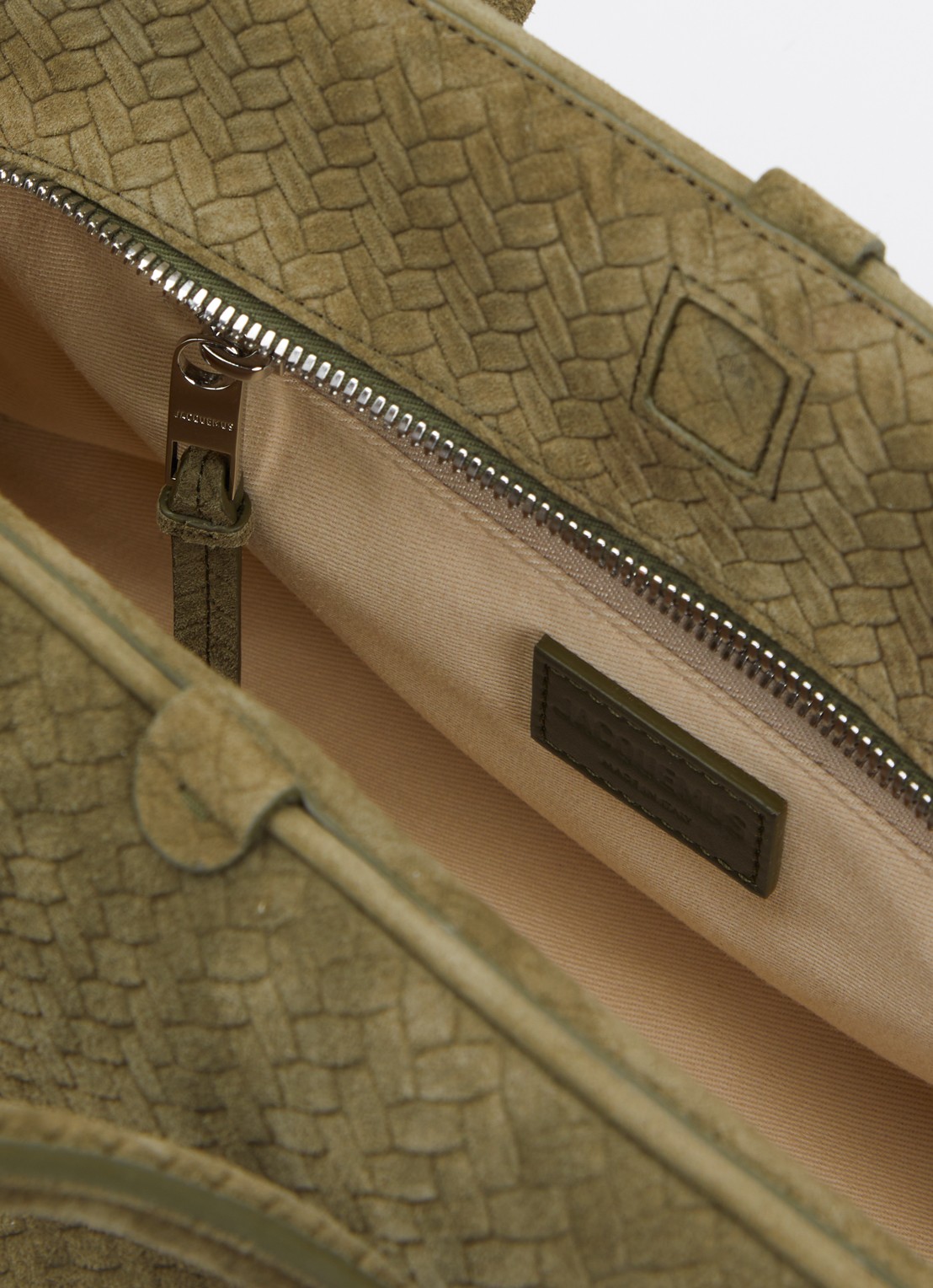 Jacquemus Le Turismo schoudertas van suède - detail bronsgroen