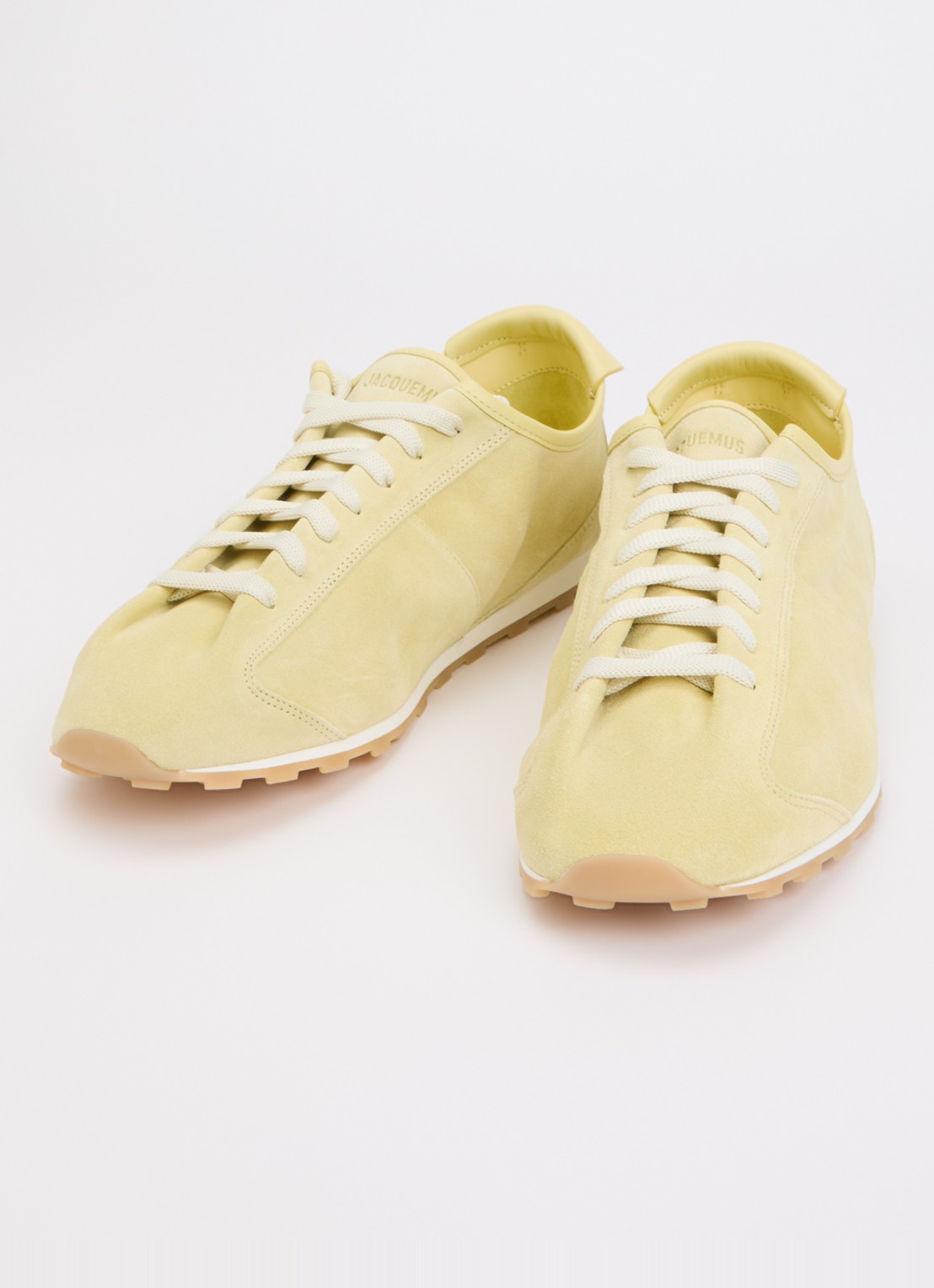 Jacquemus Les Tennis sneaker van kalfssuède - detail lichtgeel