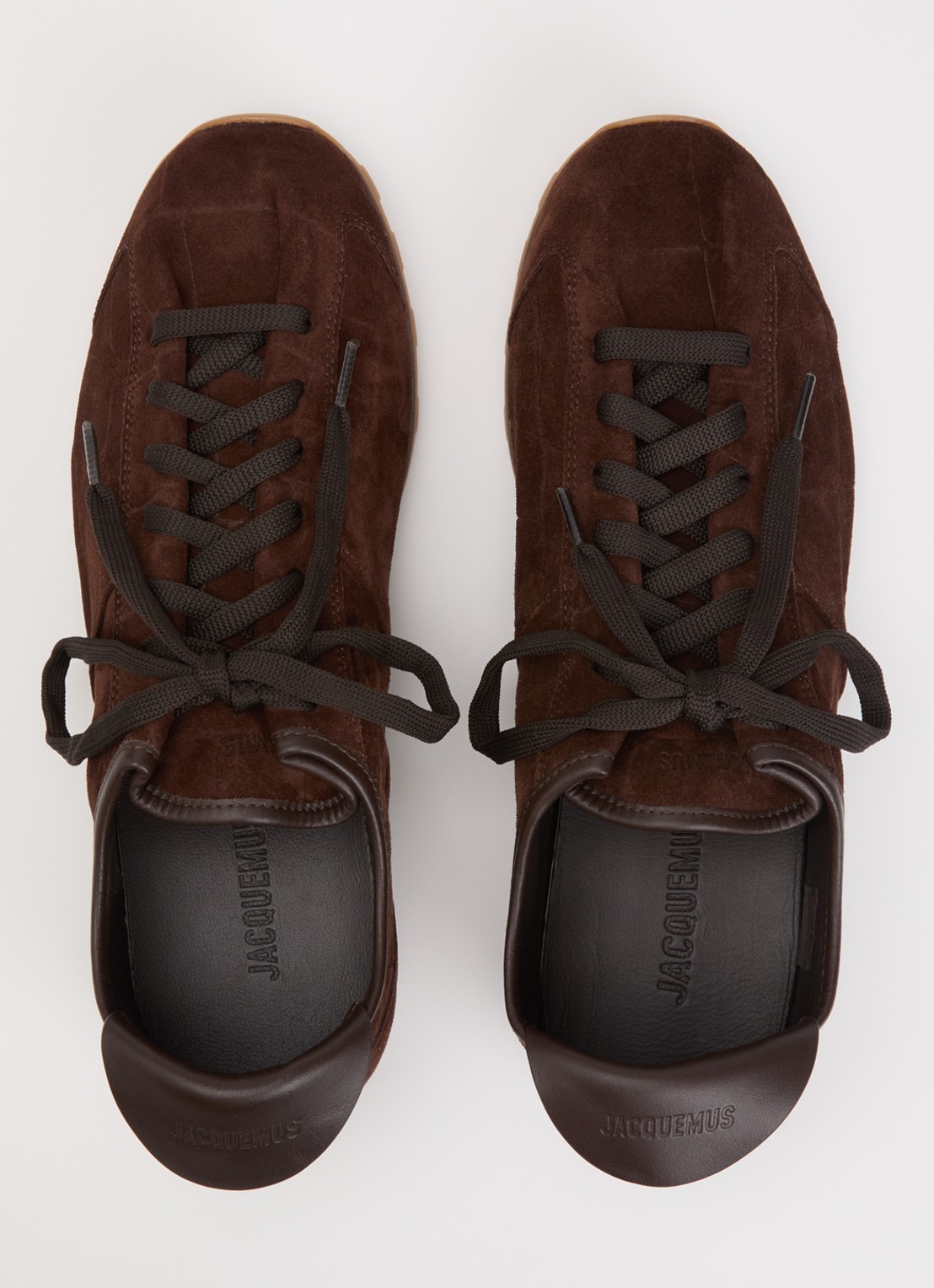 Jacquemus Les Tennis sneaker van suède met crocostructuur  - detail 2 hazelnootbruin