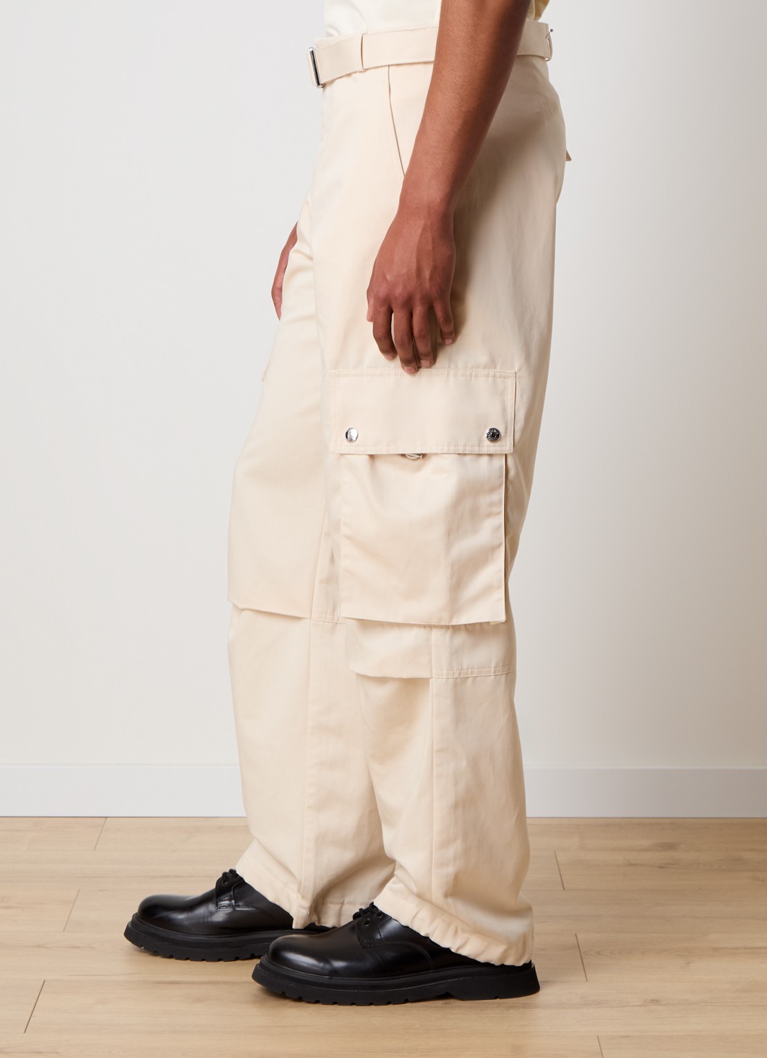 Jacquemus Loose fit cargobroek in linnenblend met ceintuur - detail 4 beige