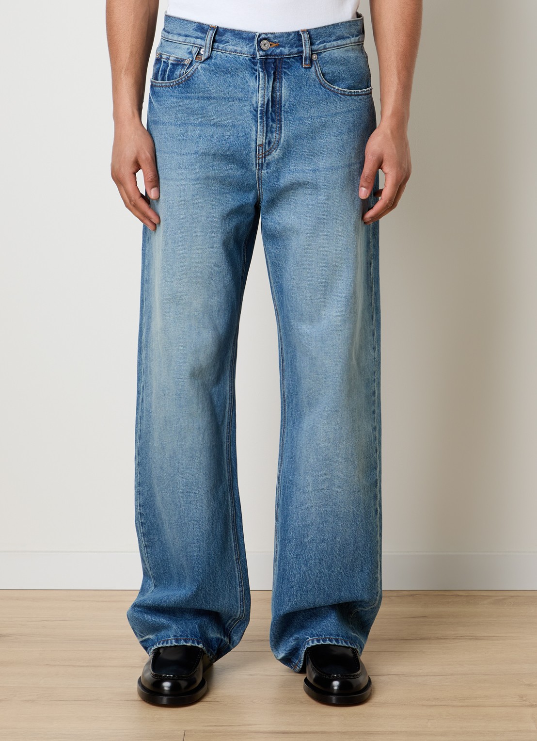 Jacquemus Loose fit jeans met medium wassing en steekzakken - detail 3 indigo